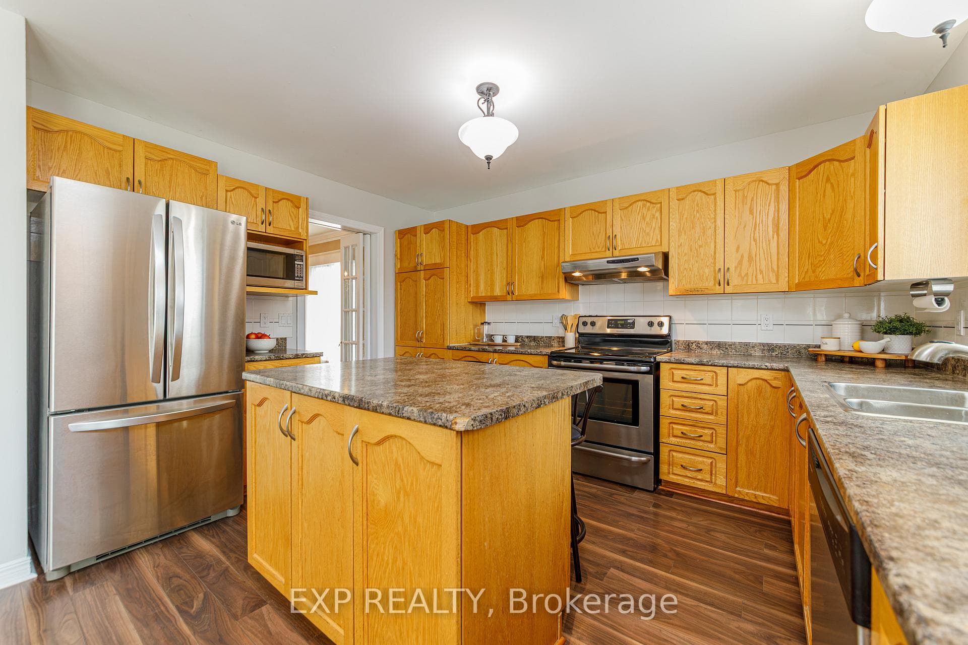 40 Newborough Crescent photo 9