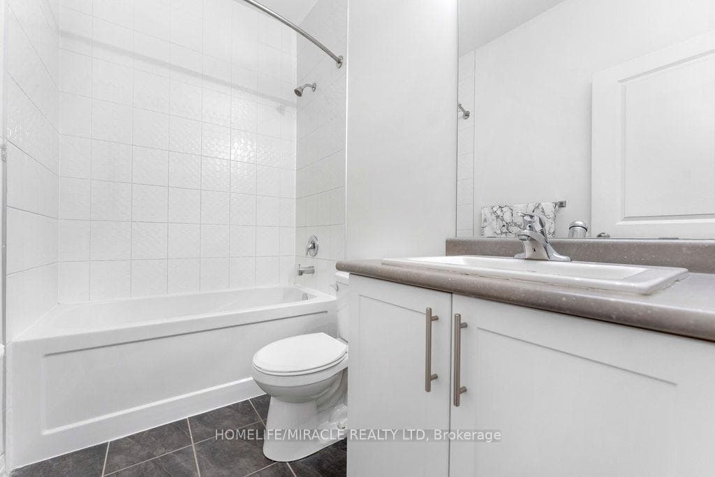 1431 Green Road photo 23