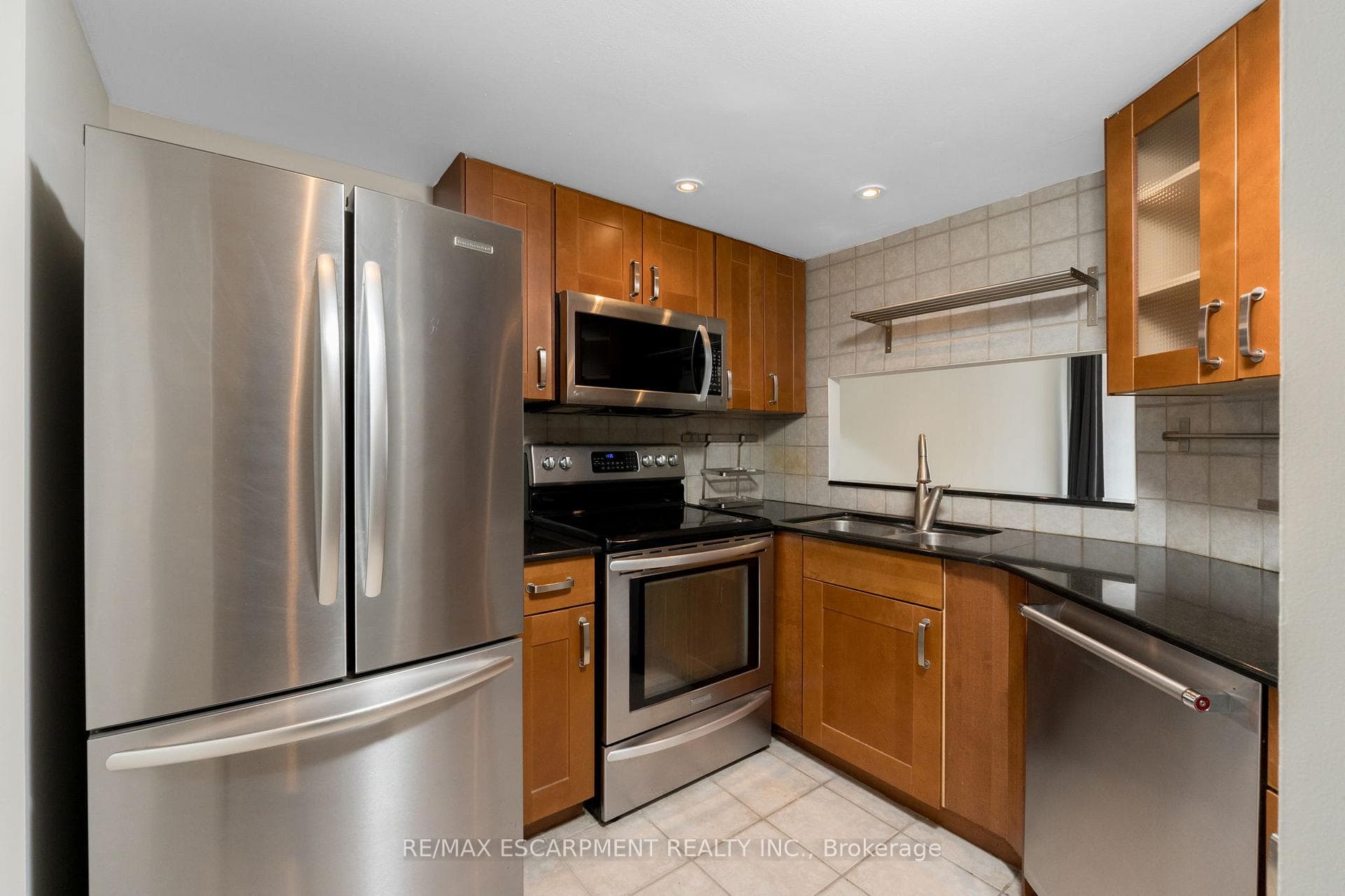 77 Maitland Place Unit 1709 photo 5