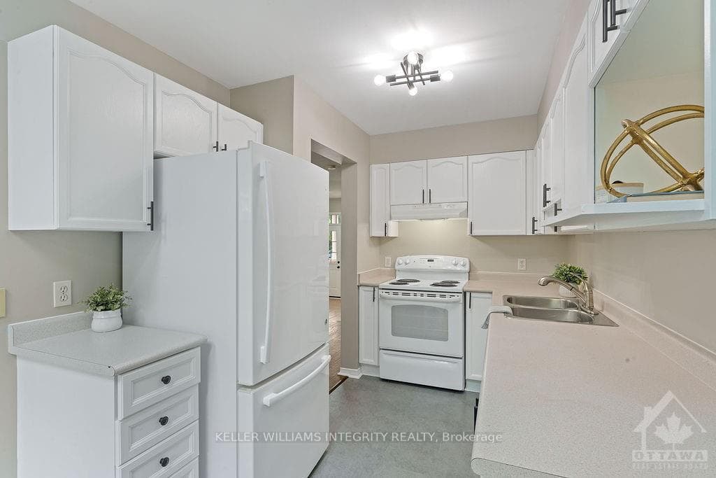 71 HEMLO Crescent photo 13