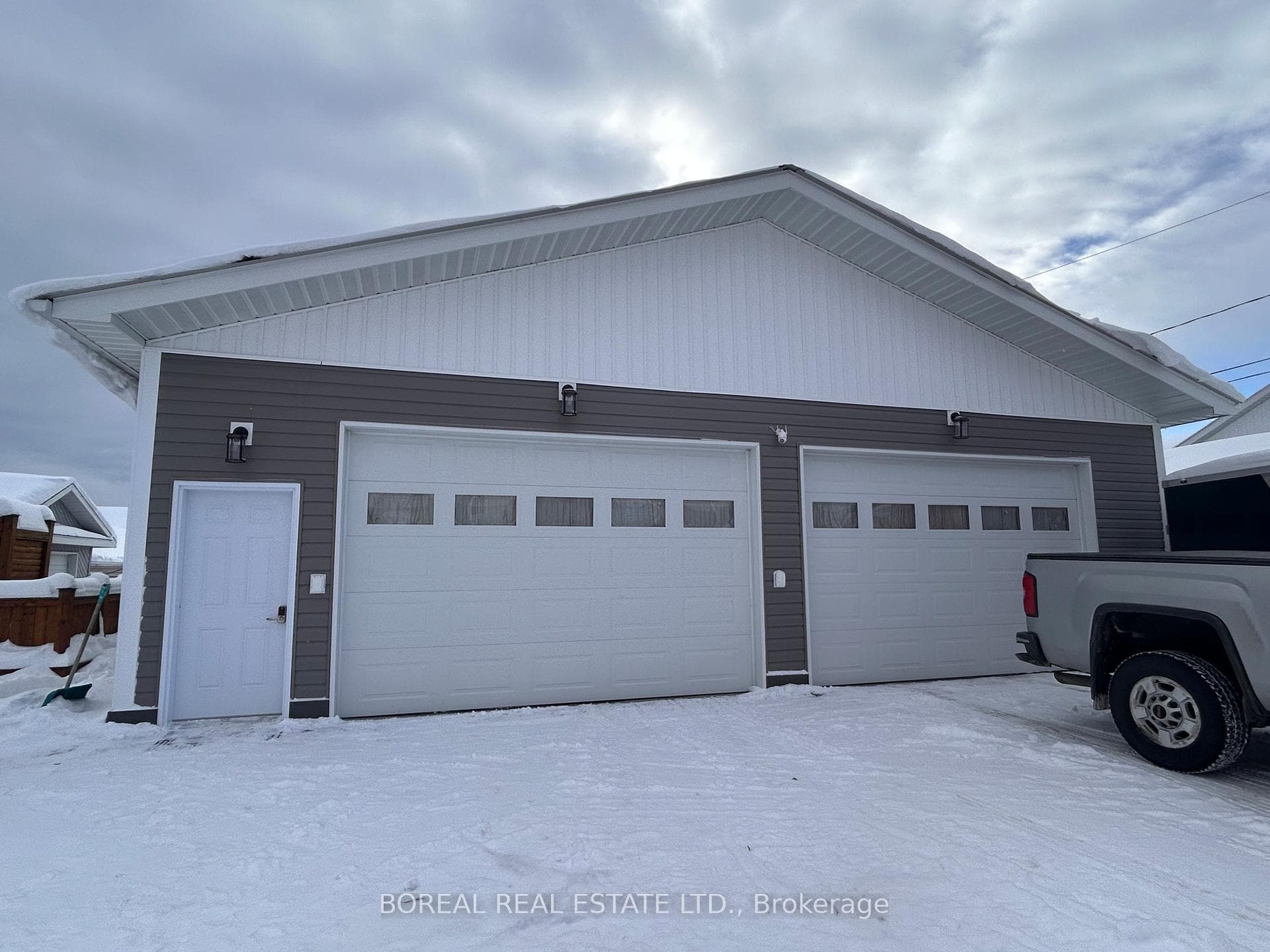 95 Alexandra Avenue photo 32
