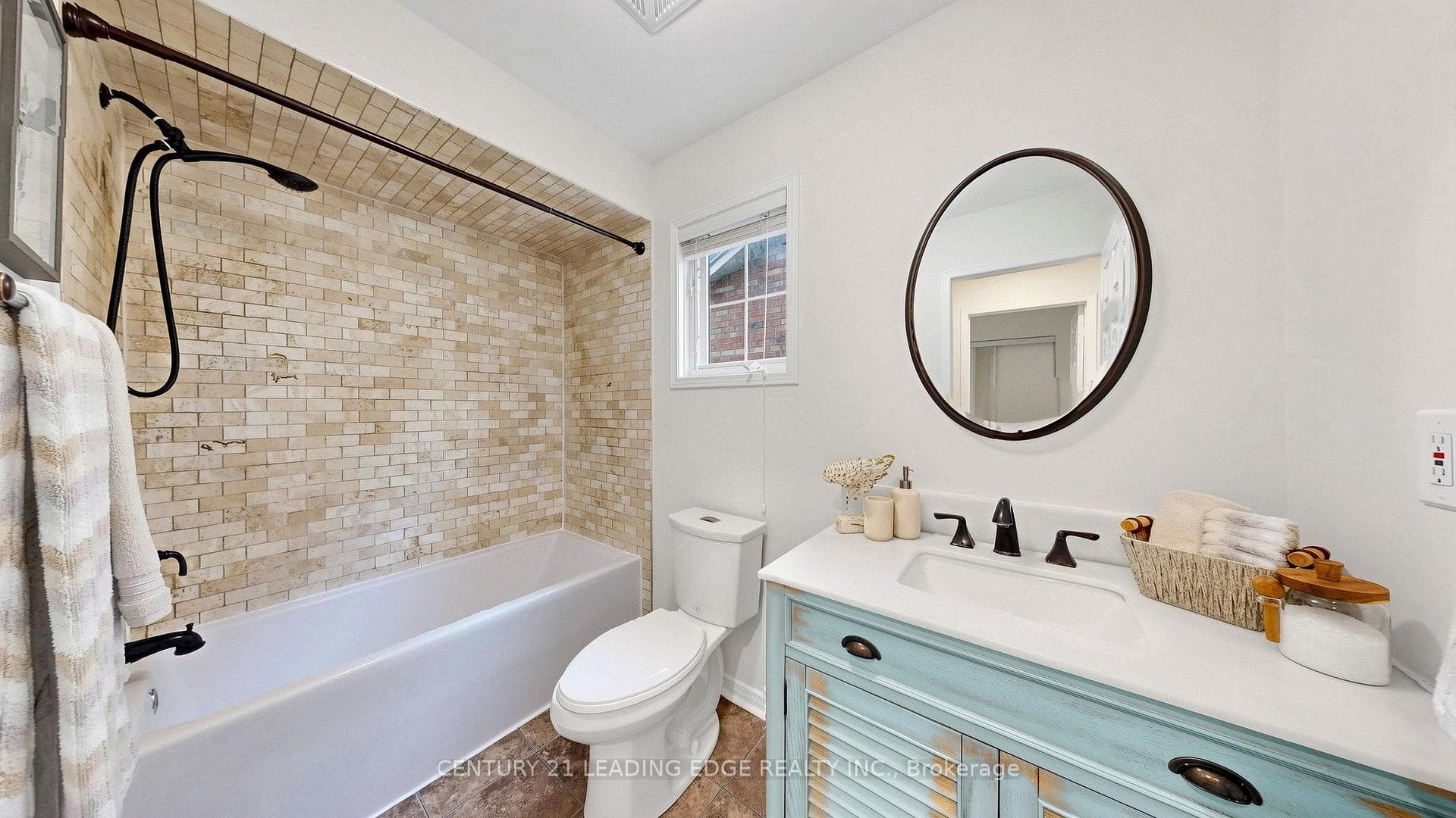 209 Kelso Crescent photo 30