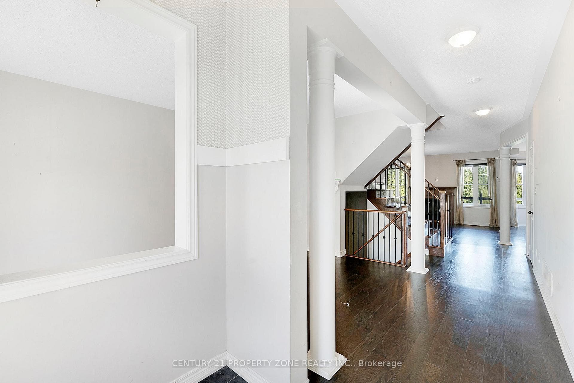 401 Baylis Court photo 8