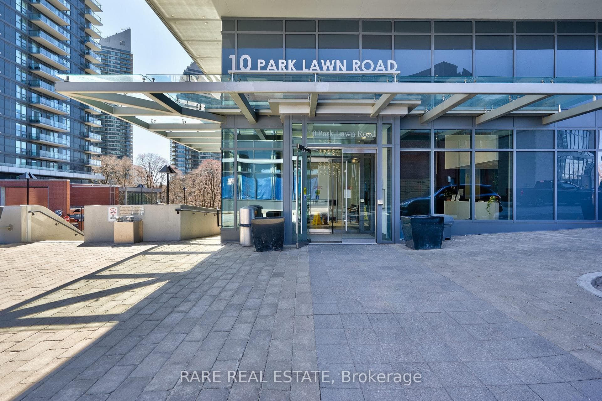 10 PARK LAWN Road Unit 1407 photo 17