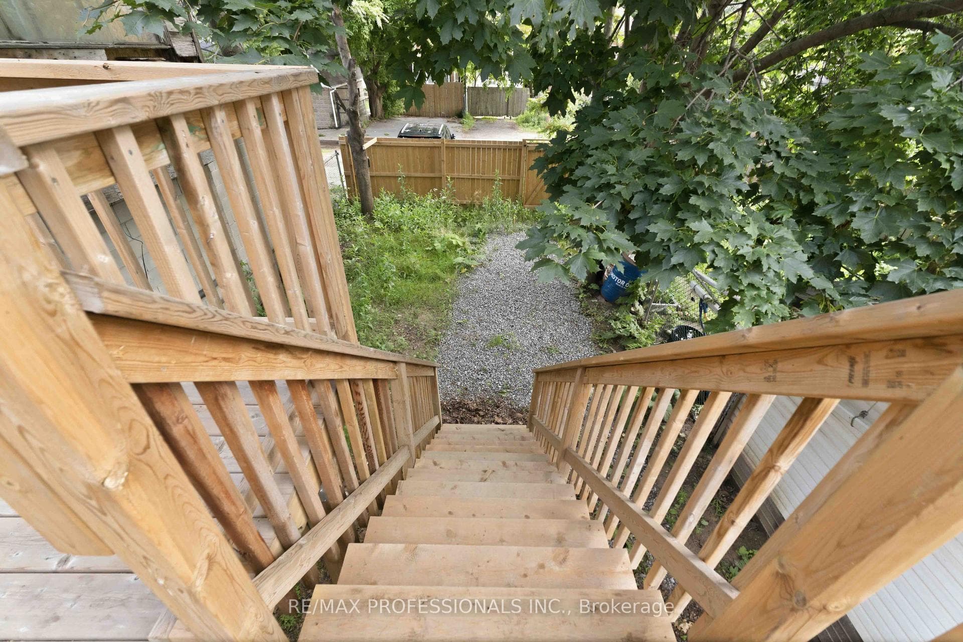 759 Barton Street photo 37