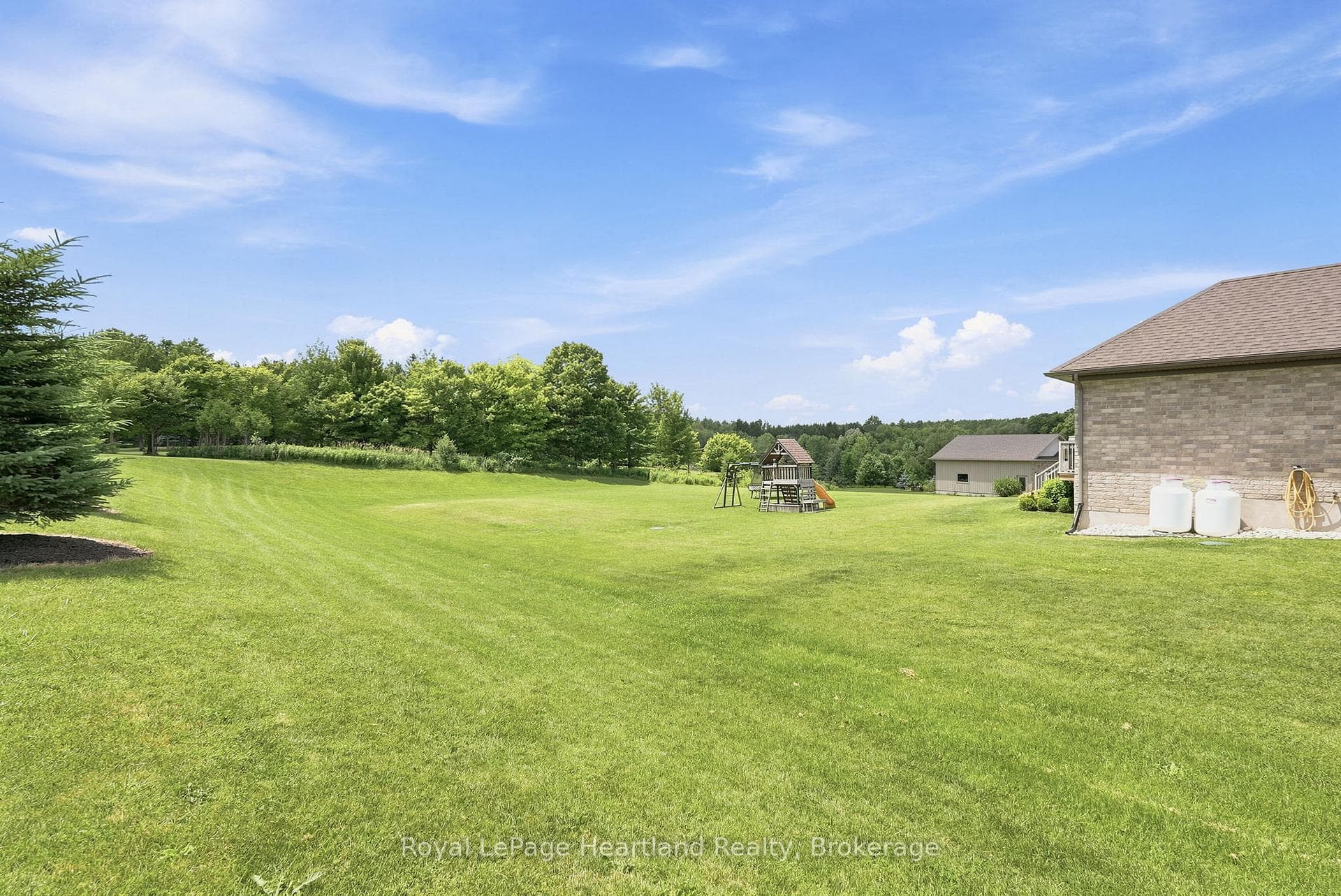 129 Sharron Court photo 38