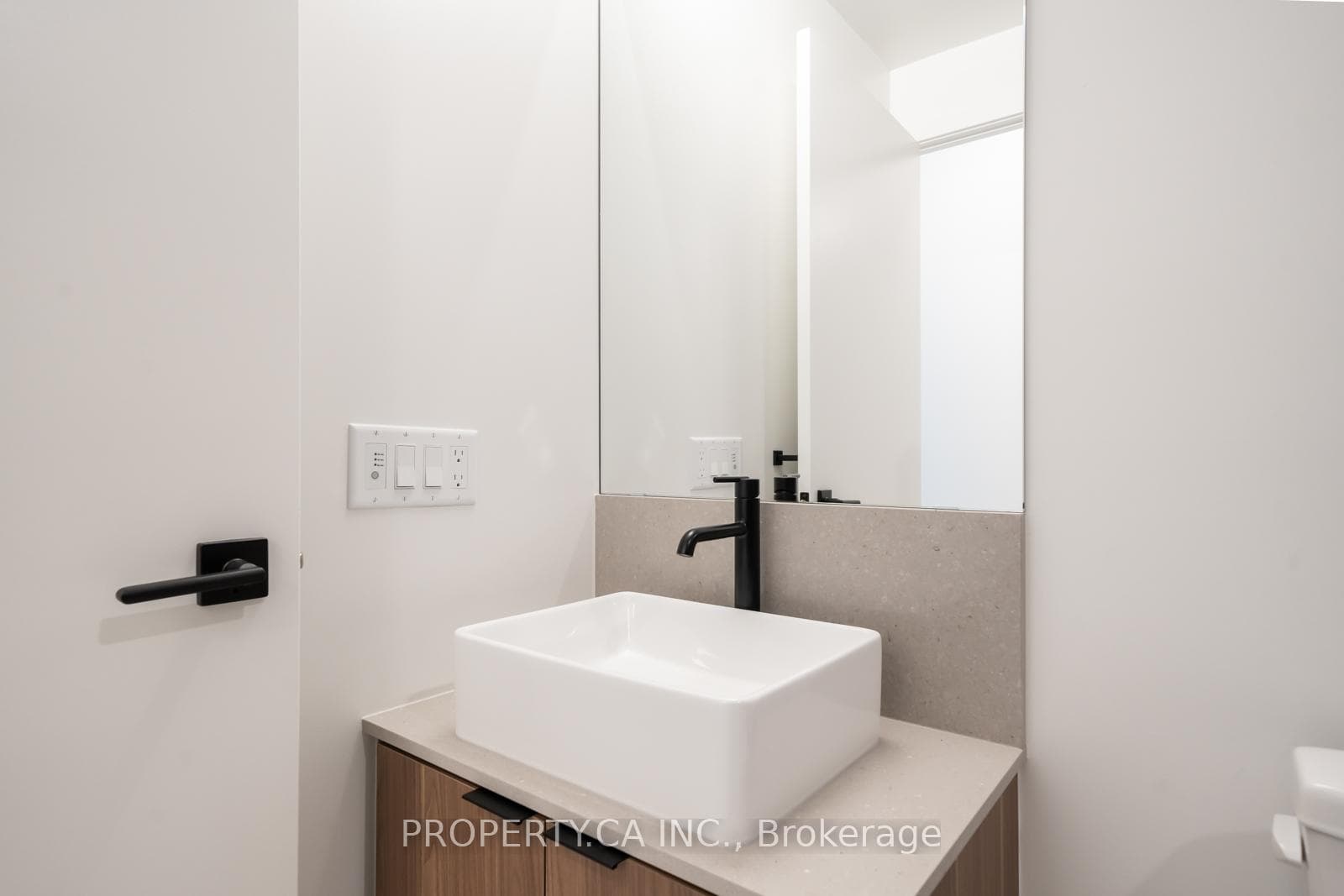 1285 Dupont Street Unit 801 photo 18