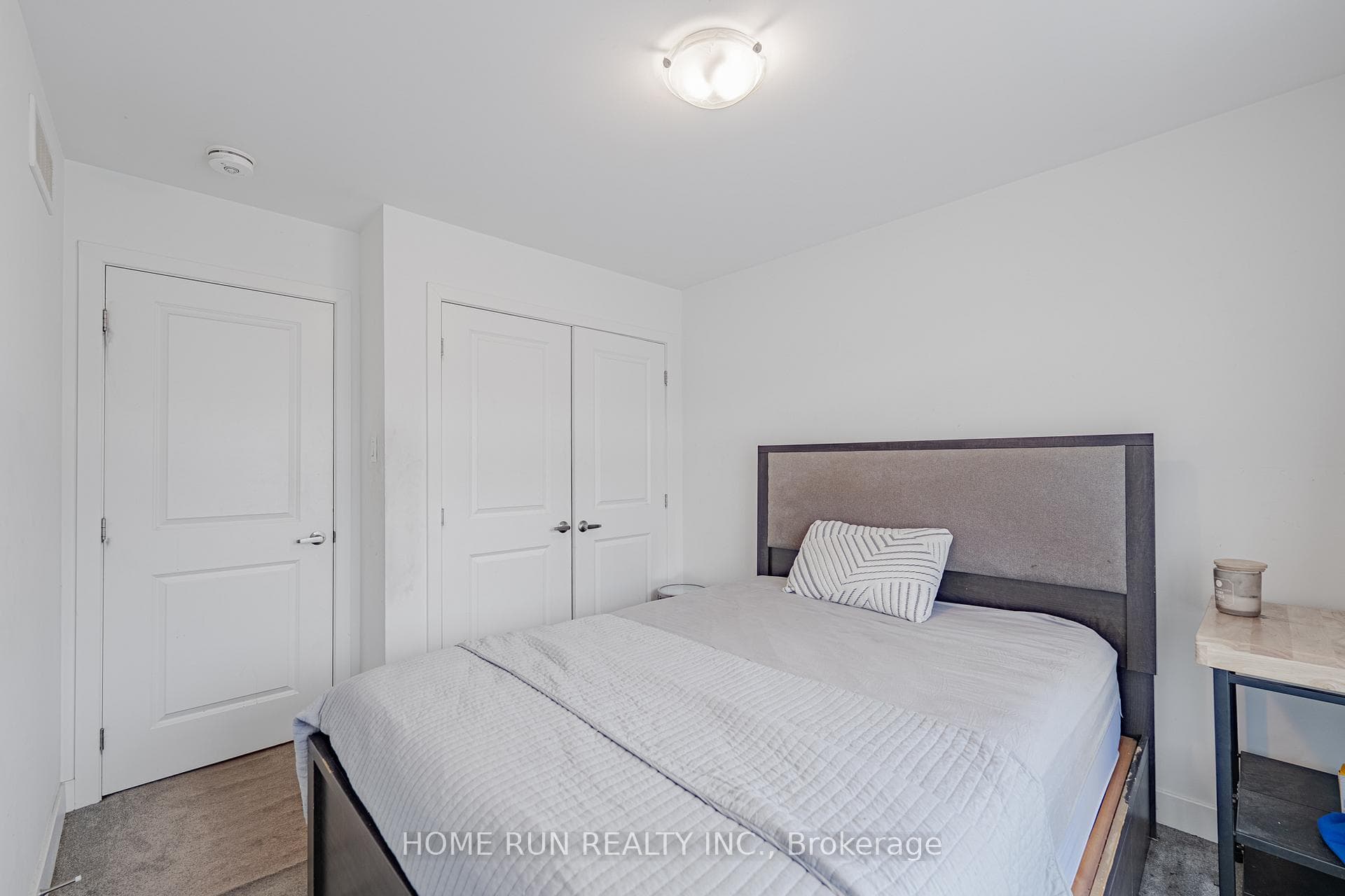 328 Ibanez Walk photo 18