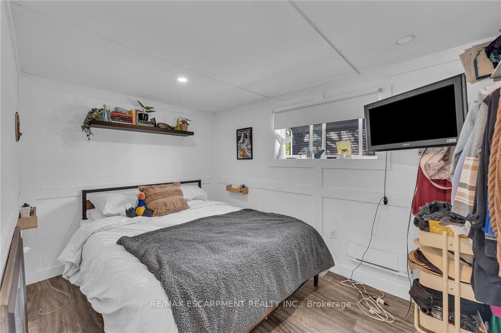 57 Echo Street photo 16