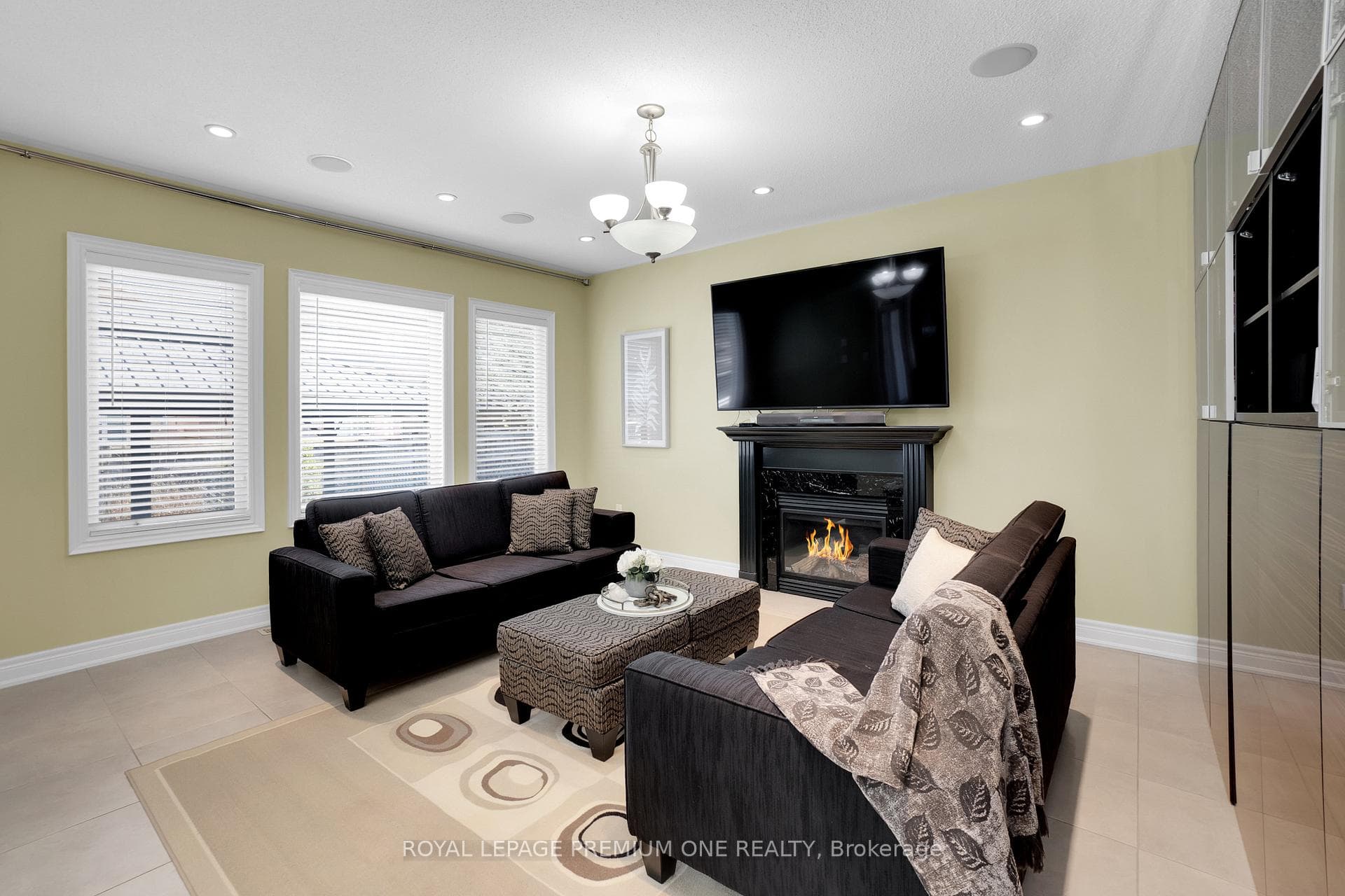47 Princess Valley Crescent photo 8