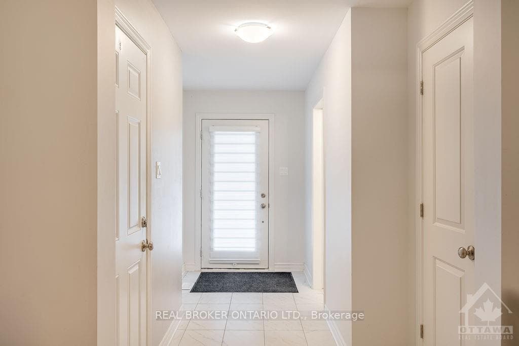 873 COULOIR Road photo 3