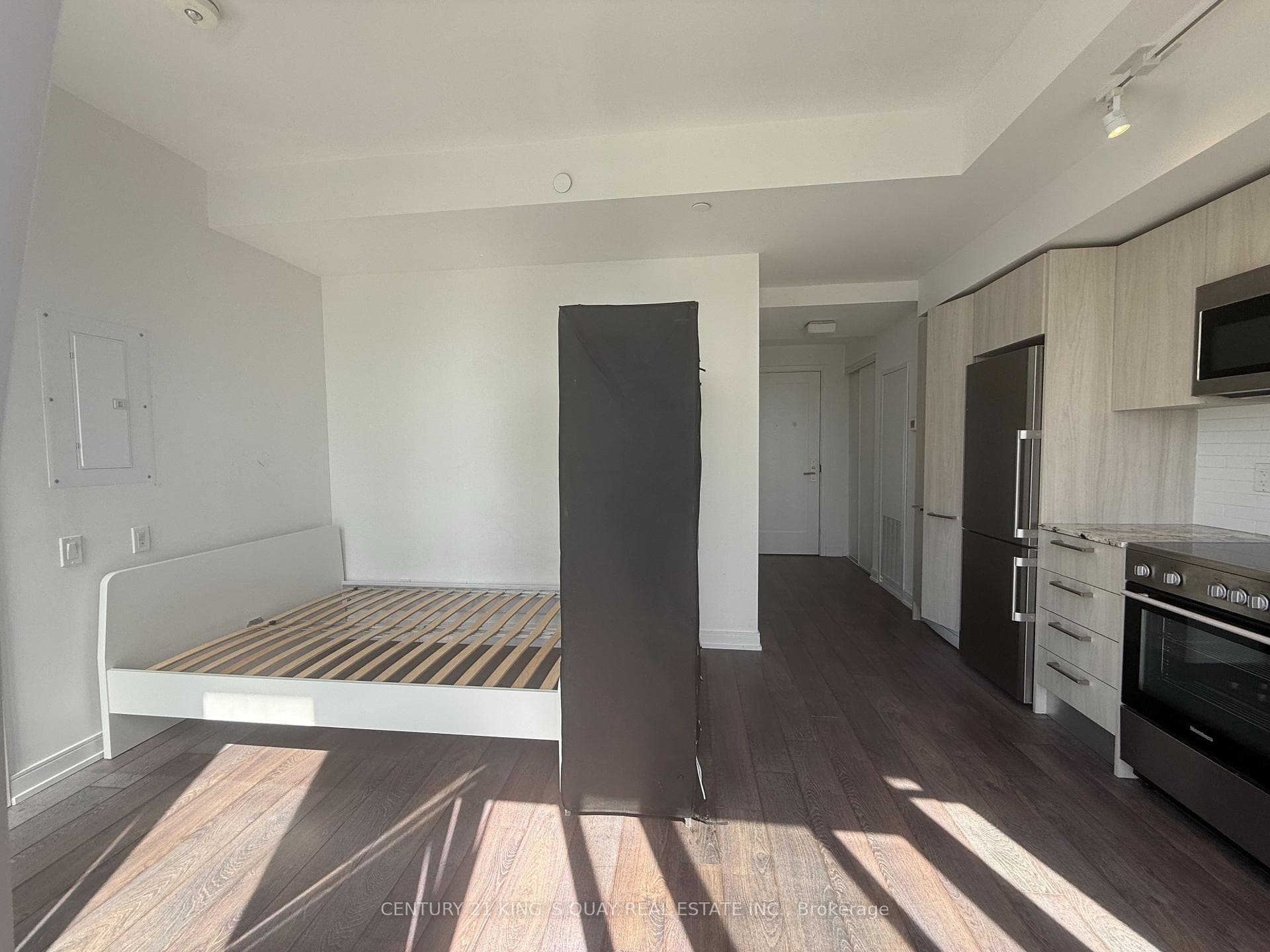 28 Wellesley Street Unit 3501 photo 12