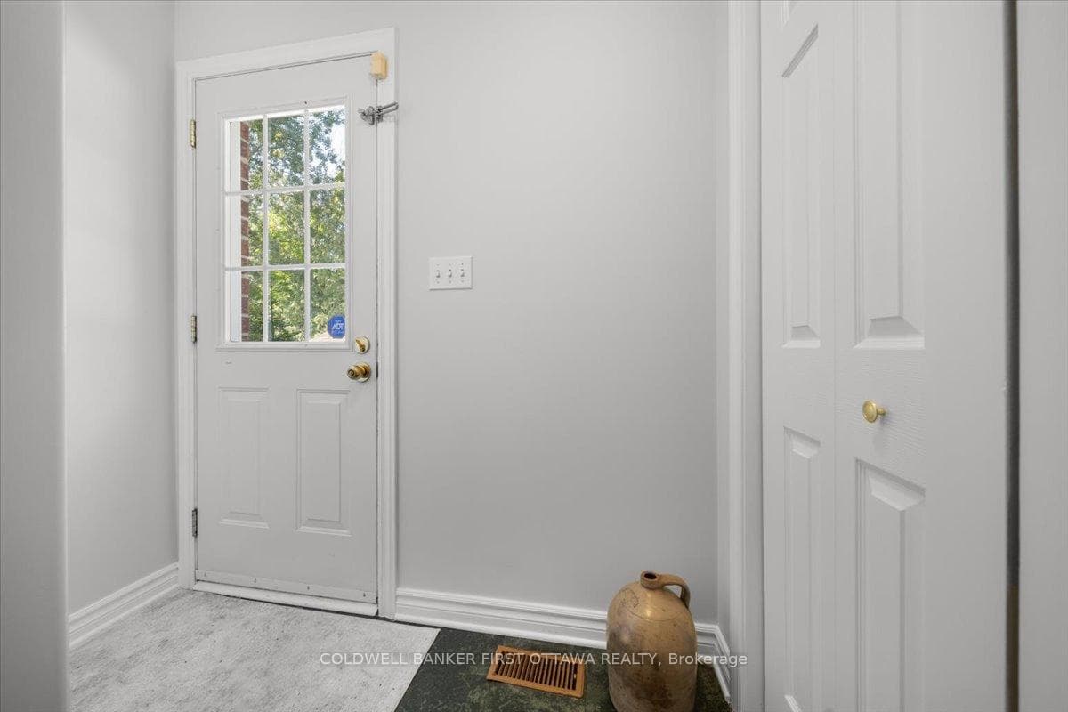 1528 SCOTCH LINE EAST Road photo 19
