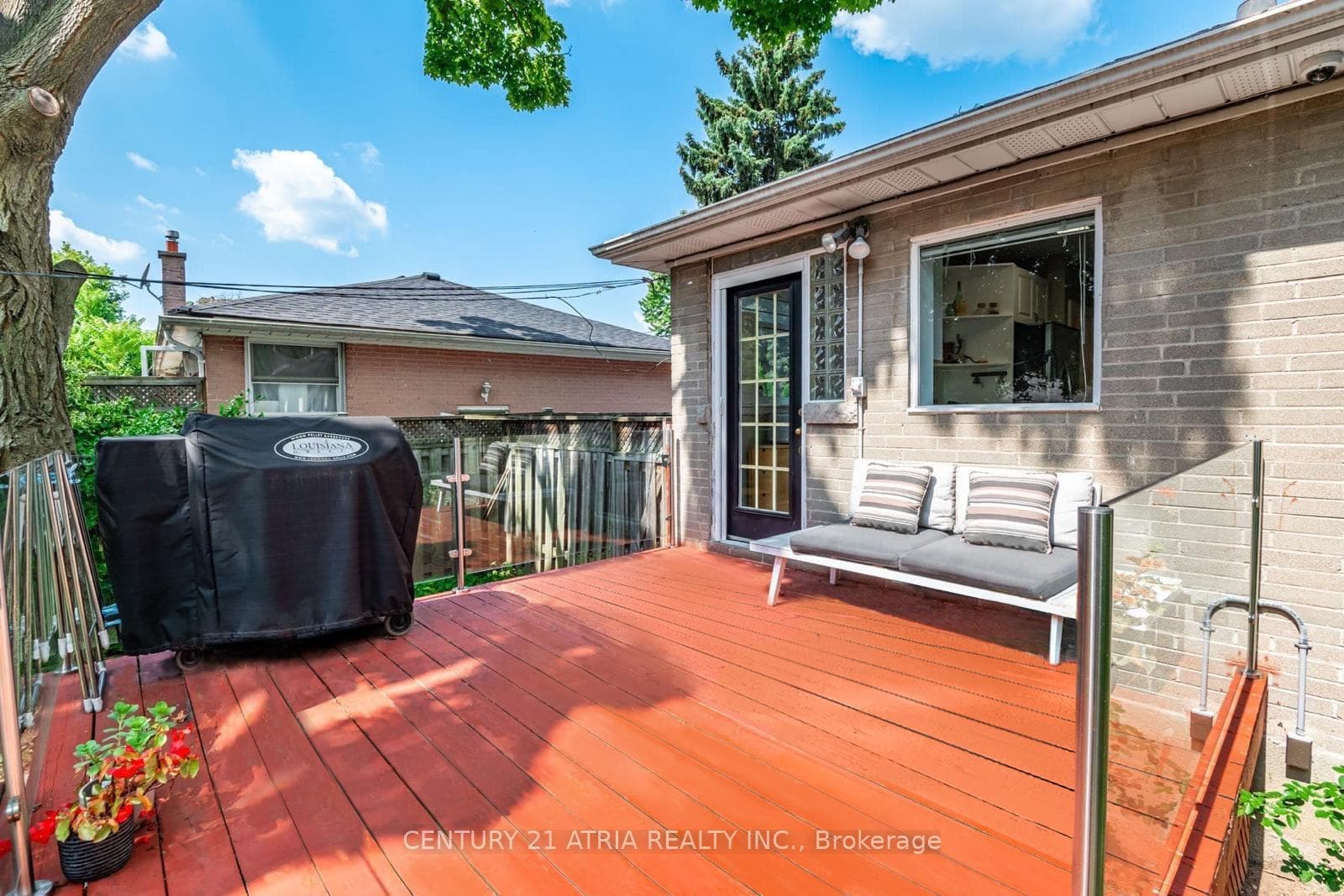 382 Lynett Crescent photo 33