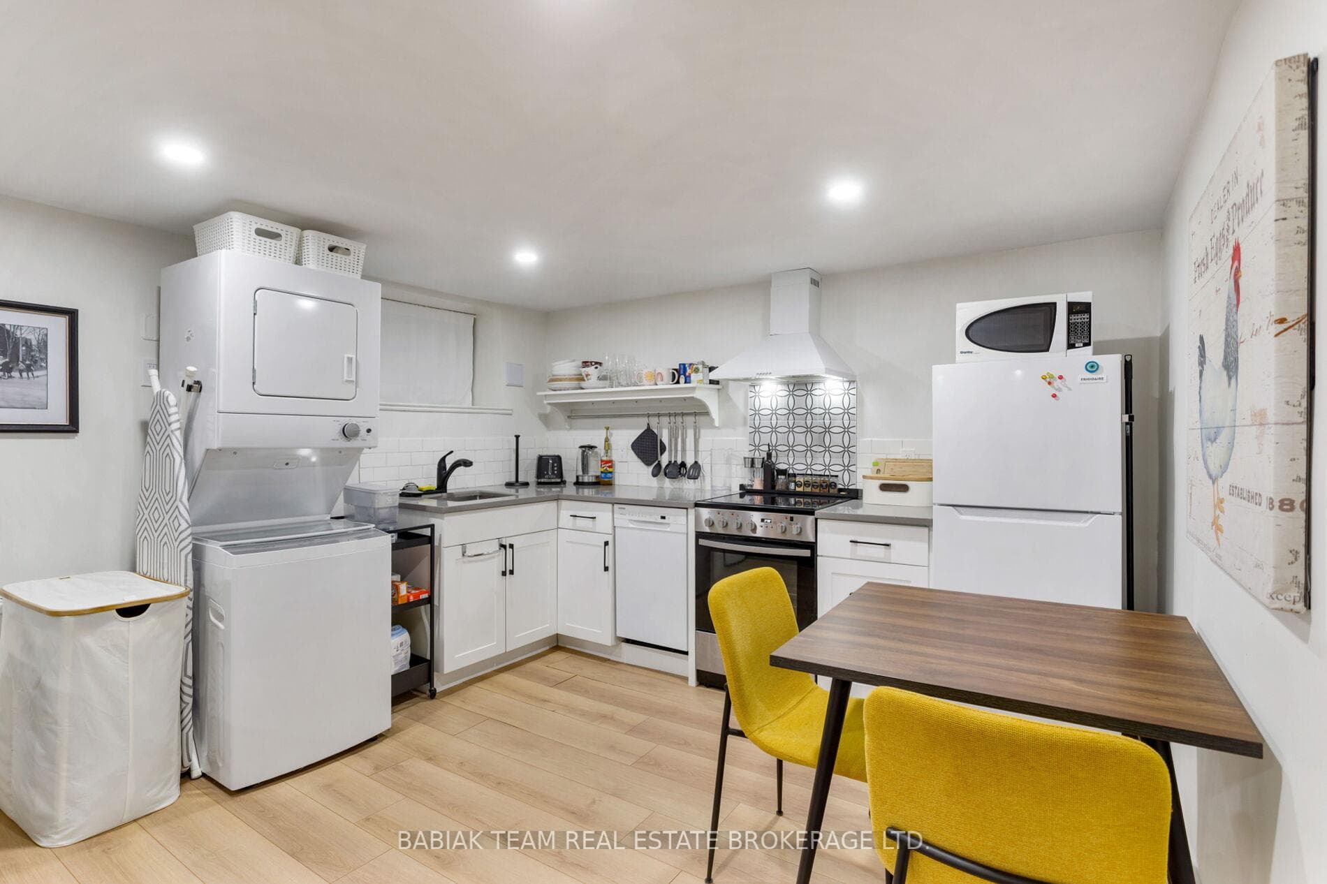 60 Hewitt Avenue photo 36
