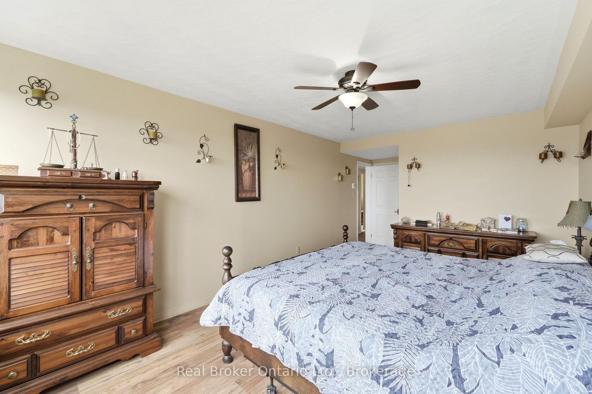 40 Harrisford Street Unit 908 photo 19