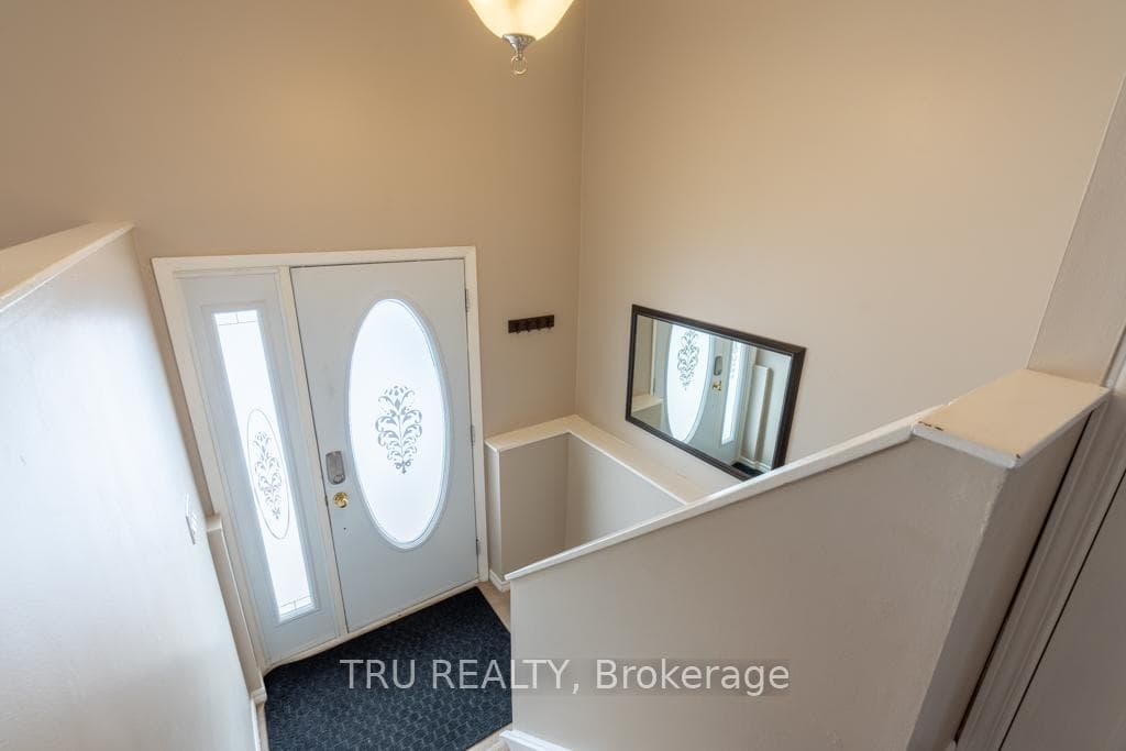 191 Castlefrank Road photo 3
