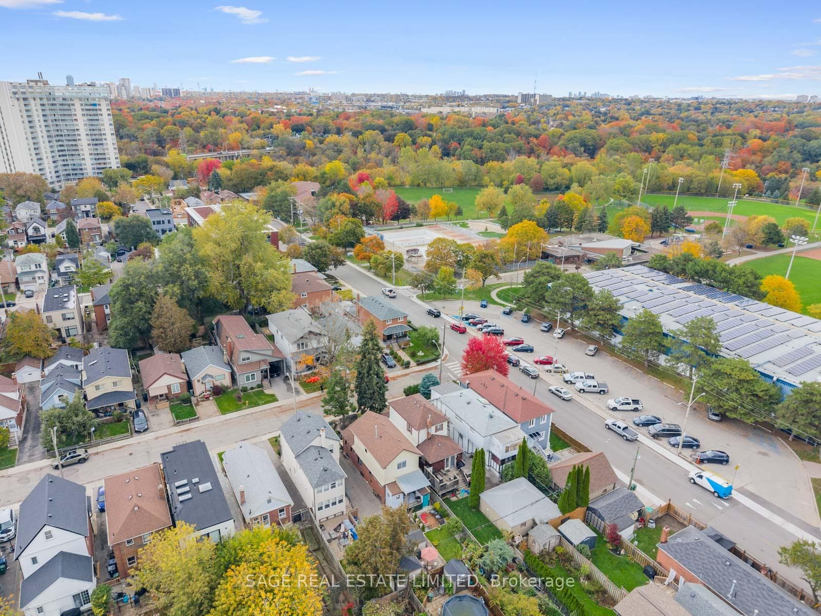 19 SAVOY Avenue photo 44