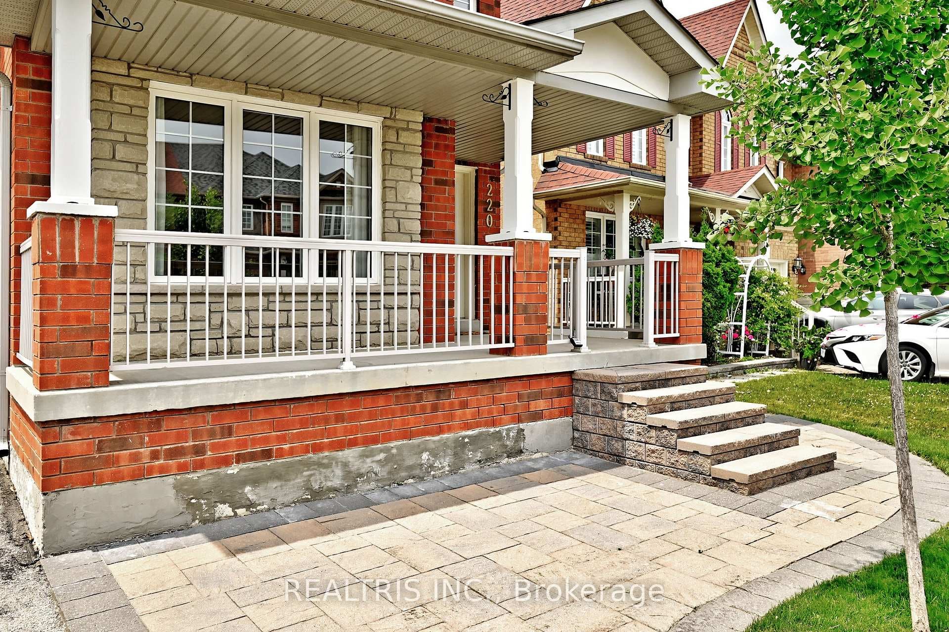 220 Fred Mclaren Boulevard photo 2
