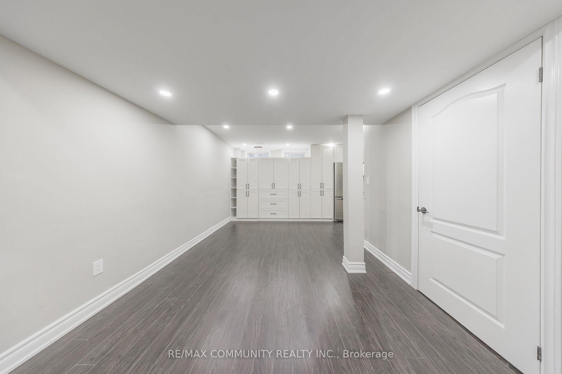 12 Tait Court photo 34