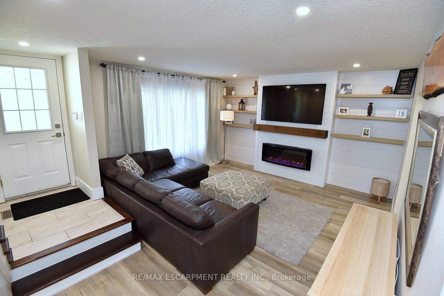 1091 Upper Wellington Street photo 6
