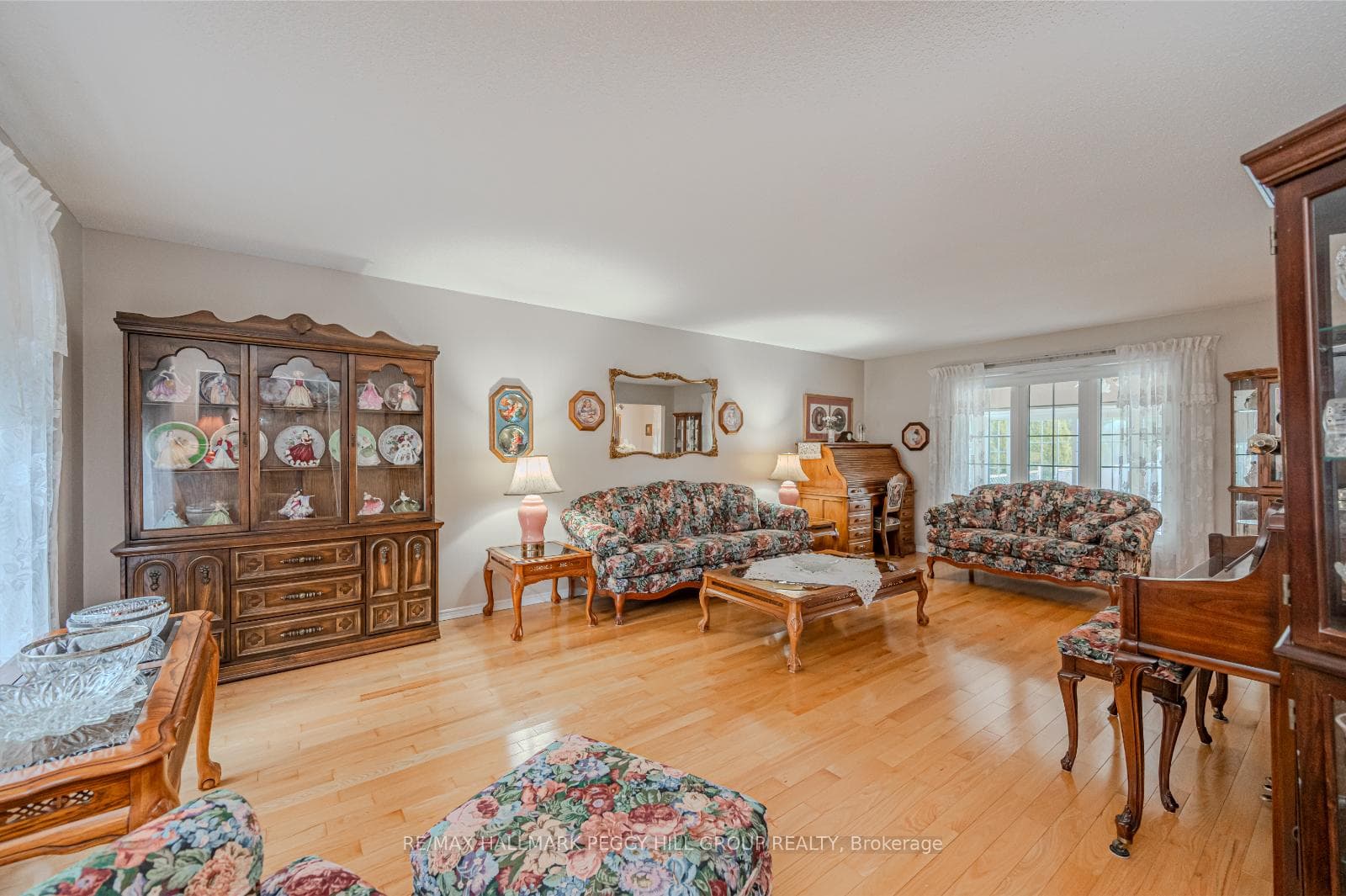 2621 Crossland Road photo 10