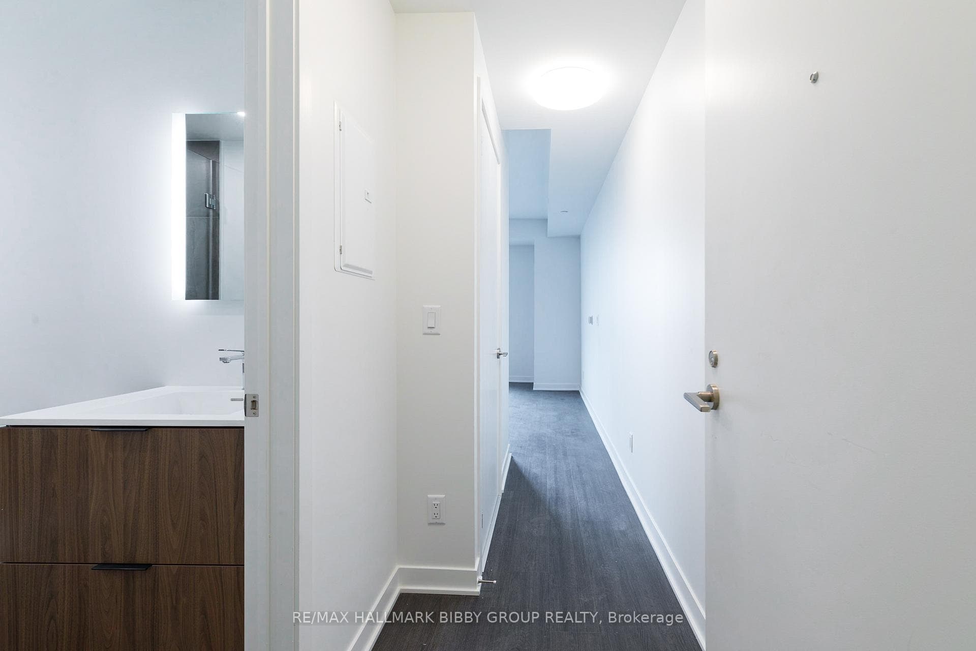 185 Alberta Avenue Unit 607 photo 8