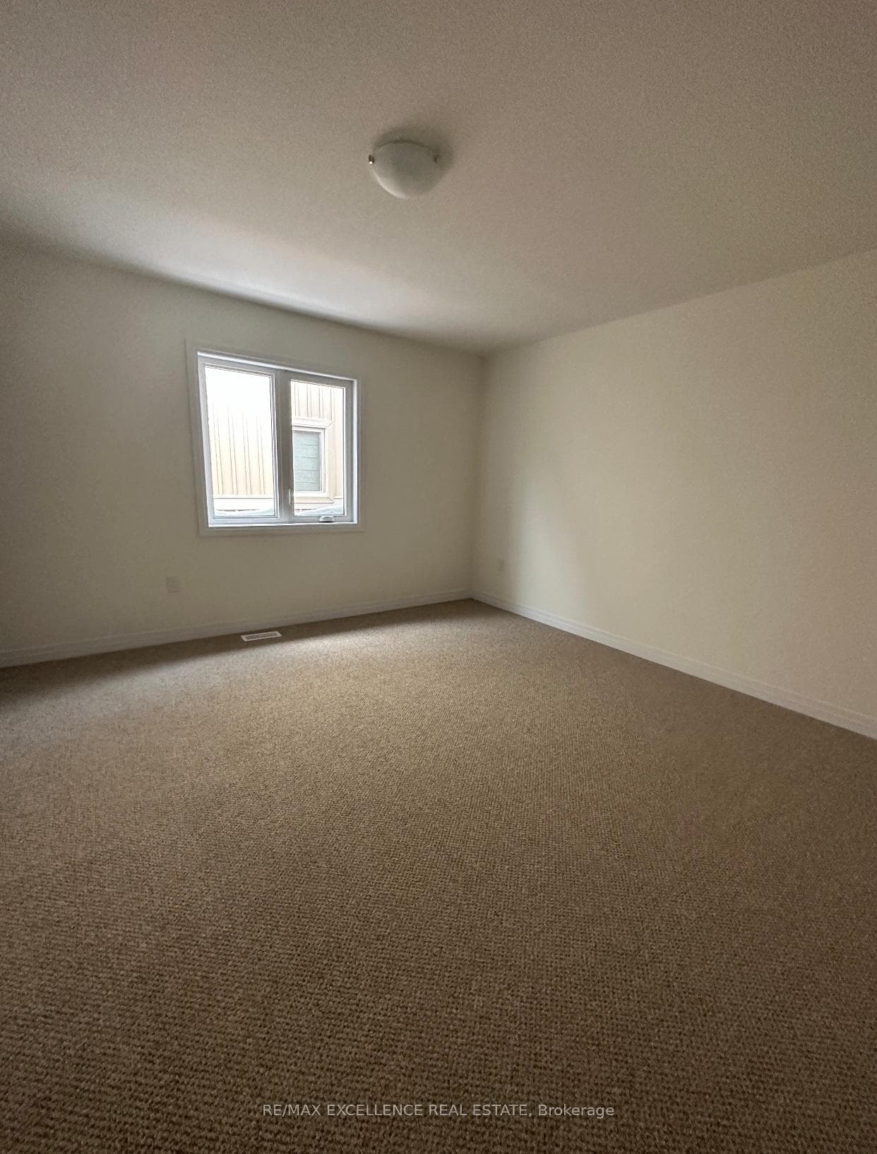 141 Raftis Street photo 8