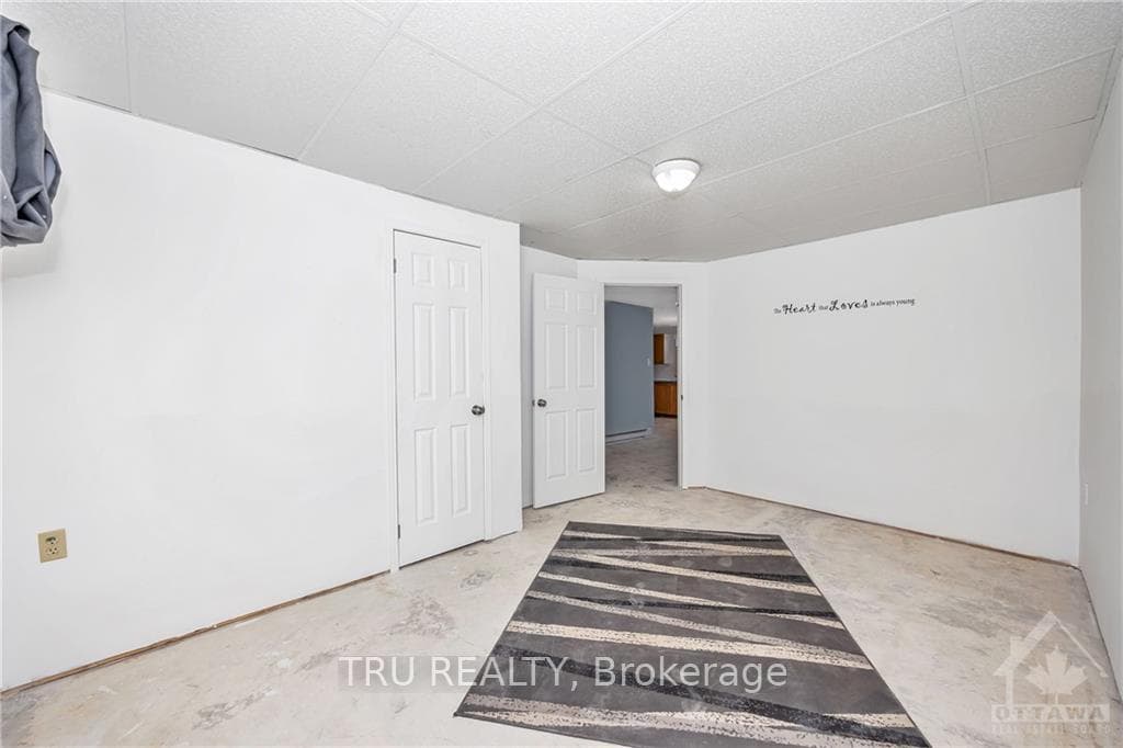 557 BOLT Street photo 23