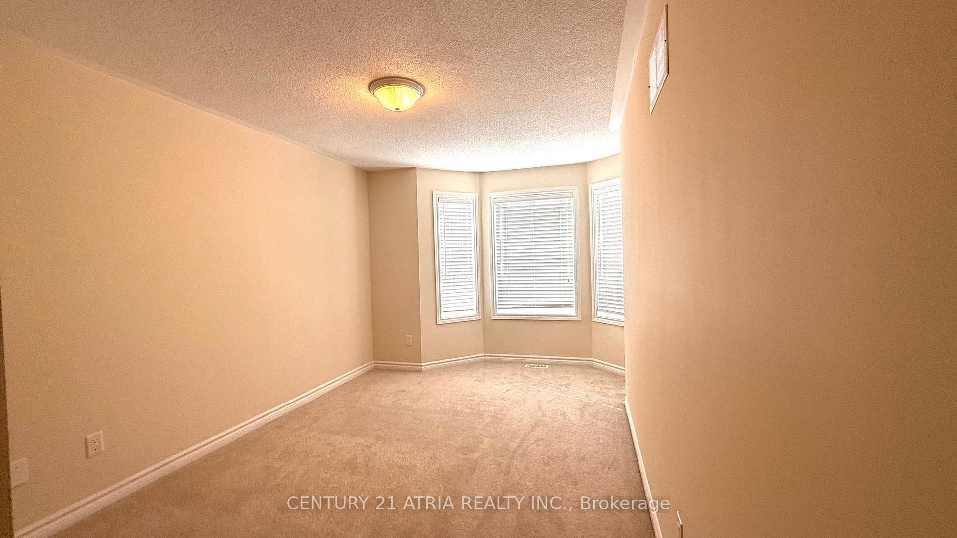 10491 Woodbine Avenue photo 9