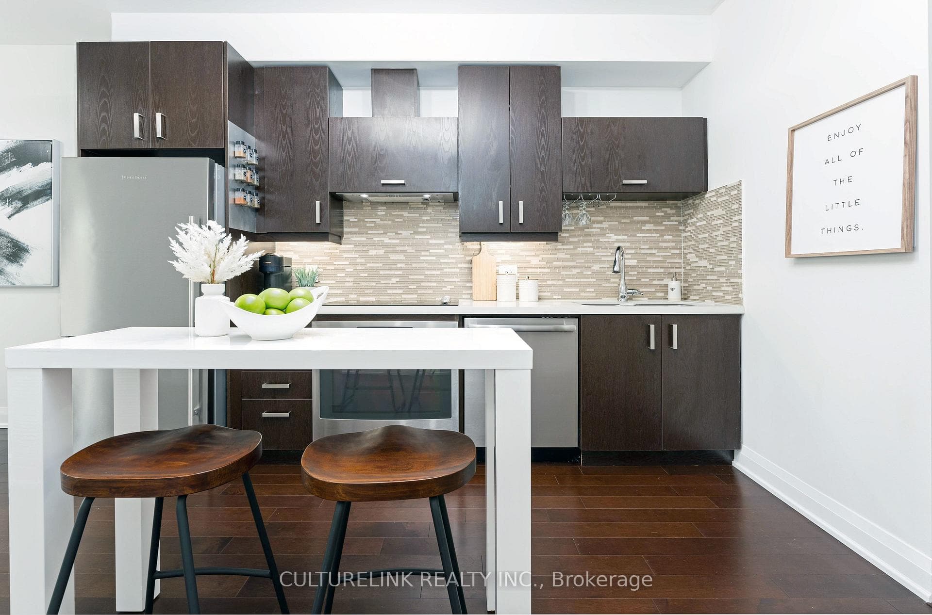 18 Uptown Drive Unit 116 photo 5