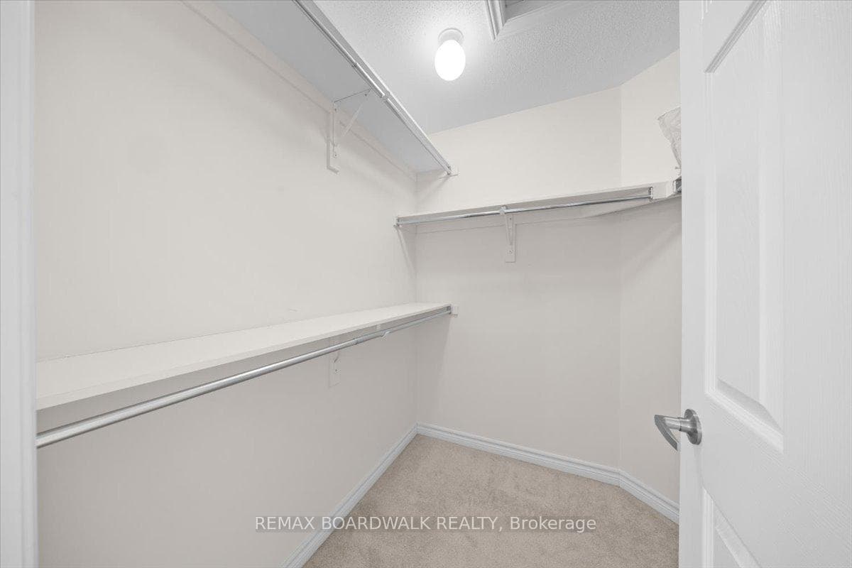 336 Gallantry Way photo 24