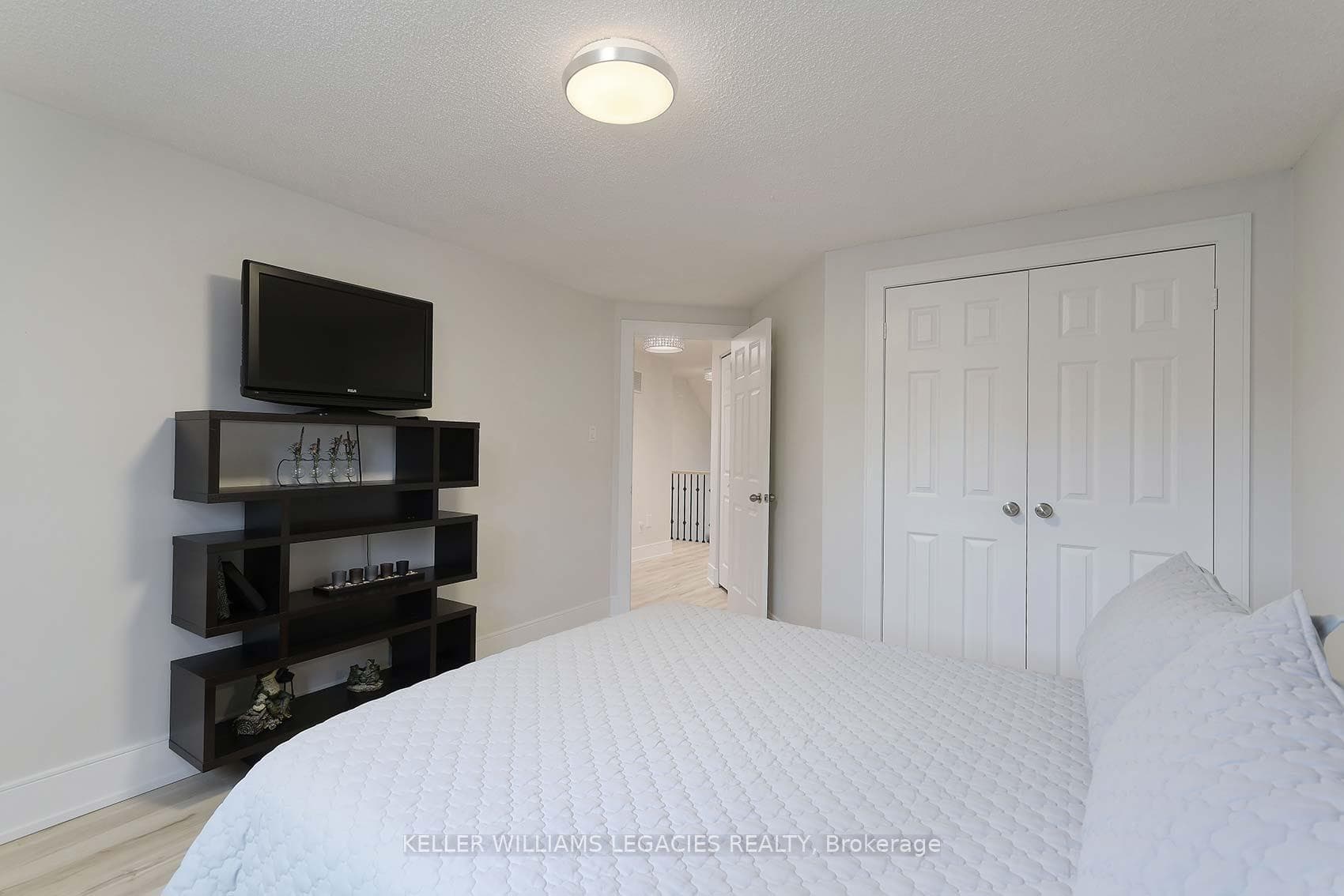 24 Newgate Place photo 17