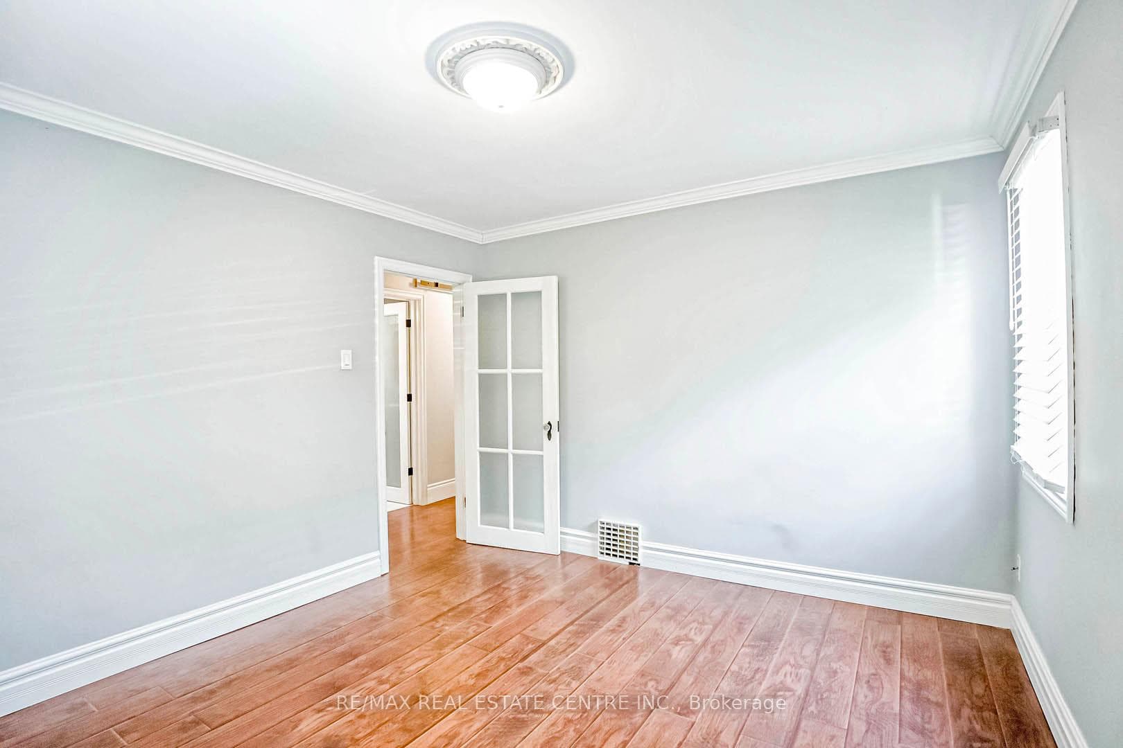 600 Upper Wentworth Street photo 15