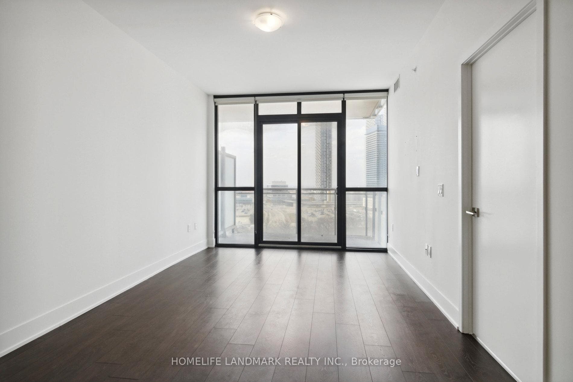 2916 HWY 7 Road Unit 1106 photo 8