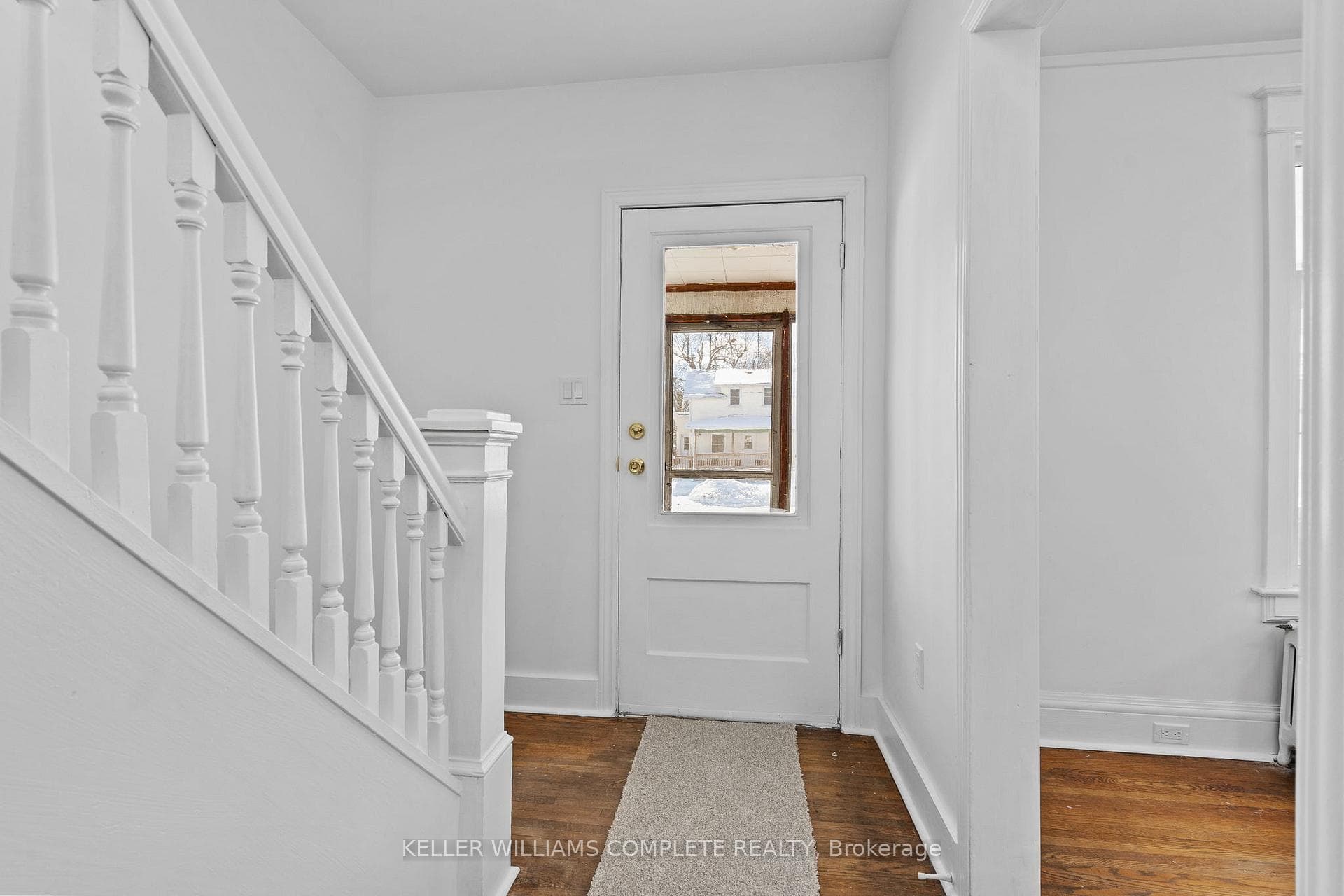 236 Dufferin Street photo 4