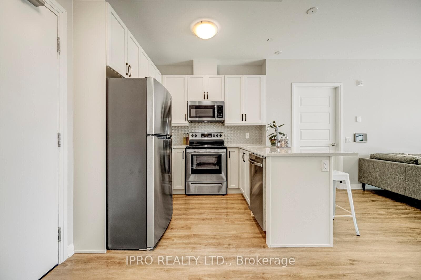 95 Dundas Street Unit 322 photo 4