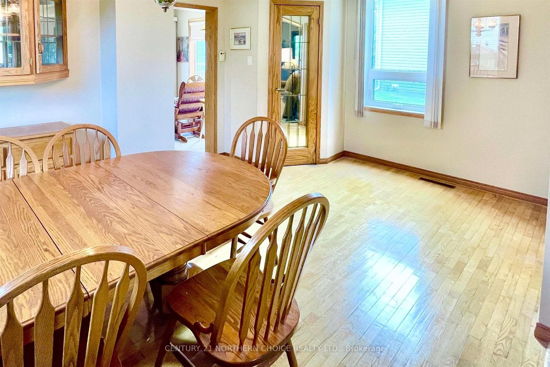 113 Van Horne Avenue photo 9