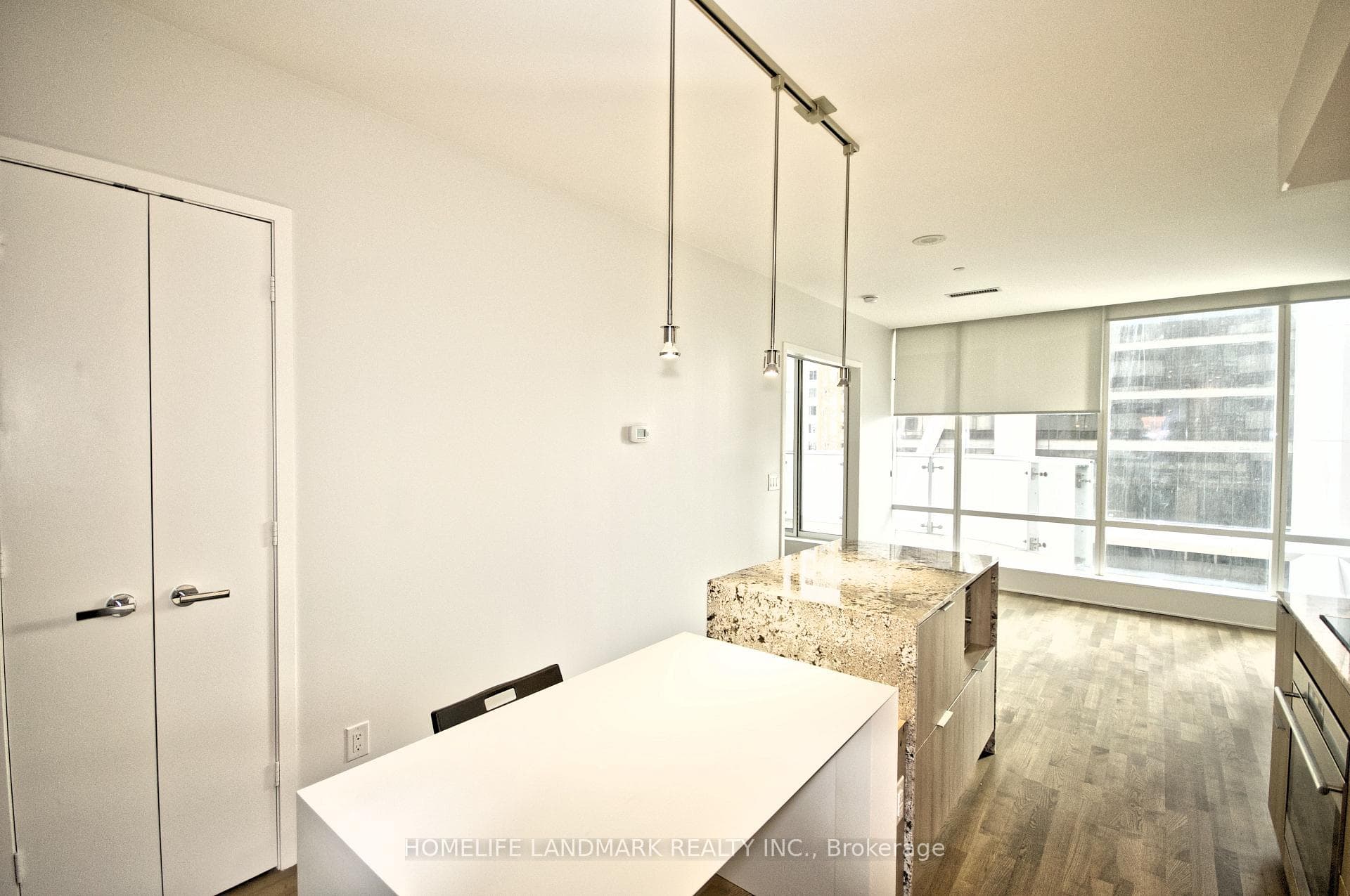 1 Bloor Street Unit 809 photo 7