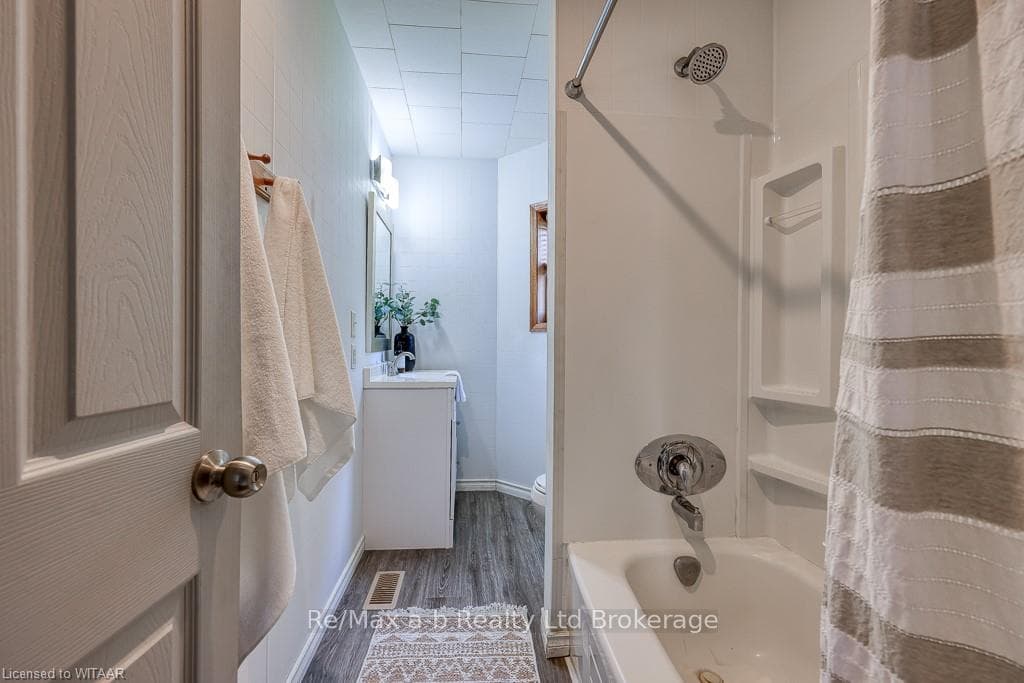 87 CLARK Road photo 11