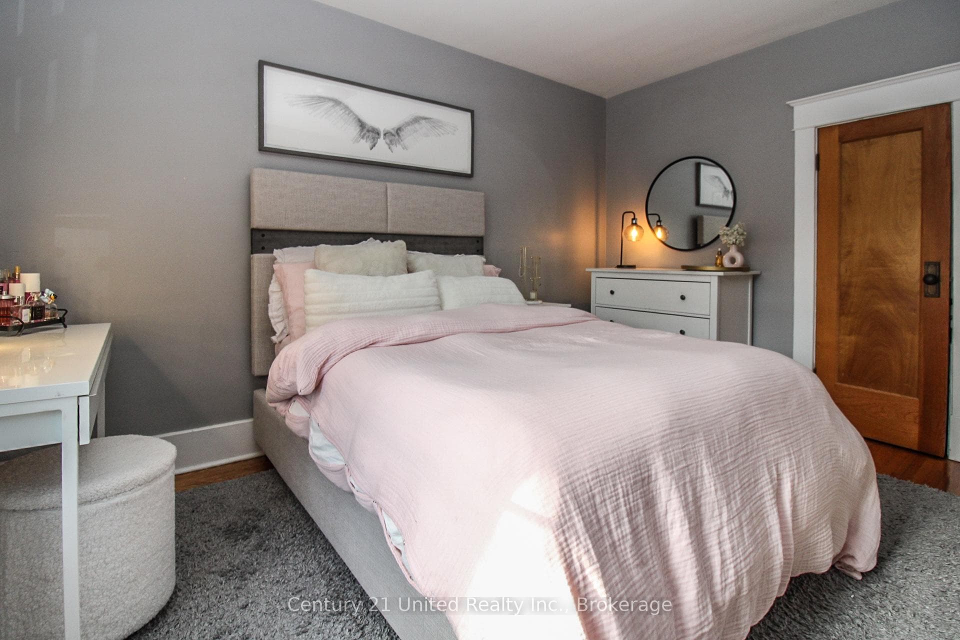 566 Waterford Street photo 31