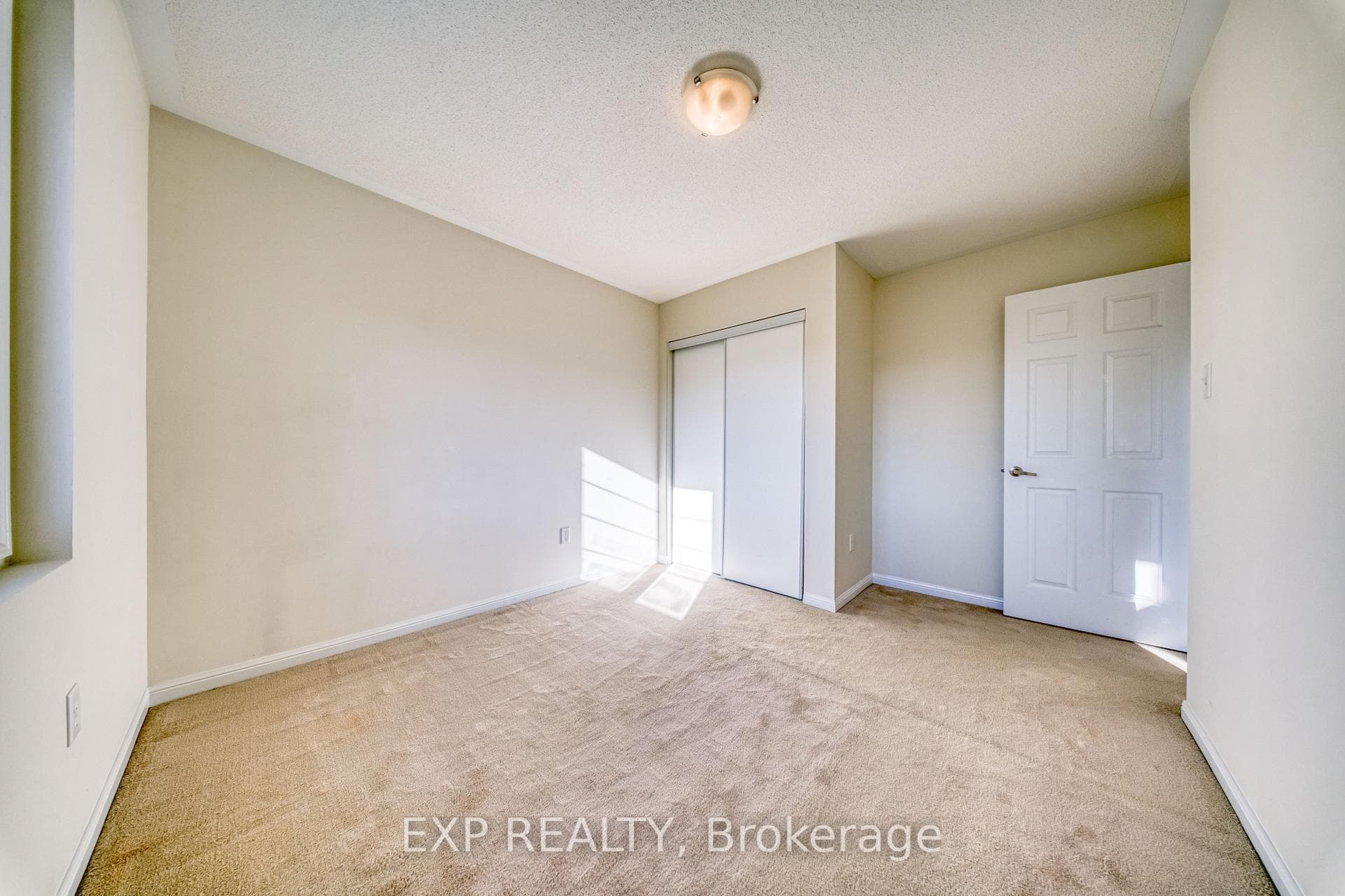 30 Yates Avenue photo 35