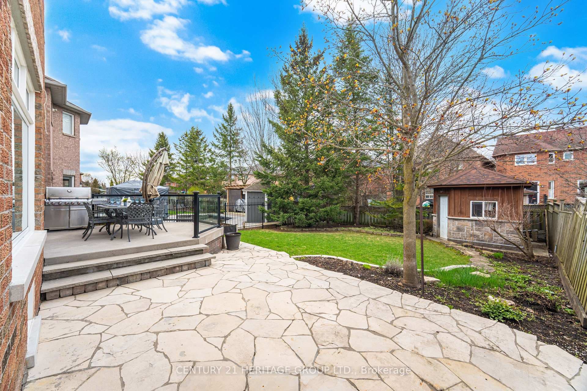 59 Estate Garden Drive photo 39