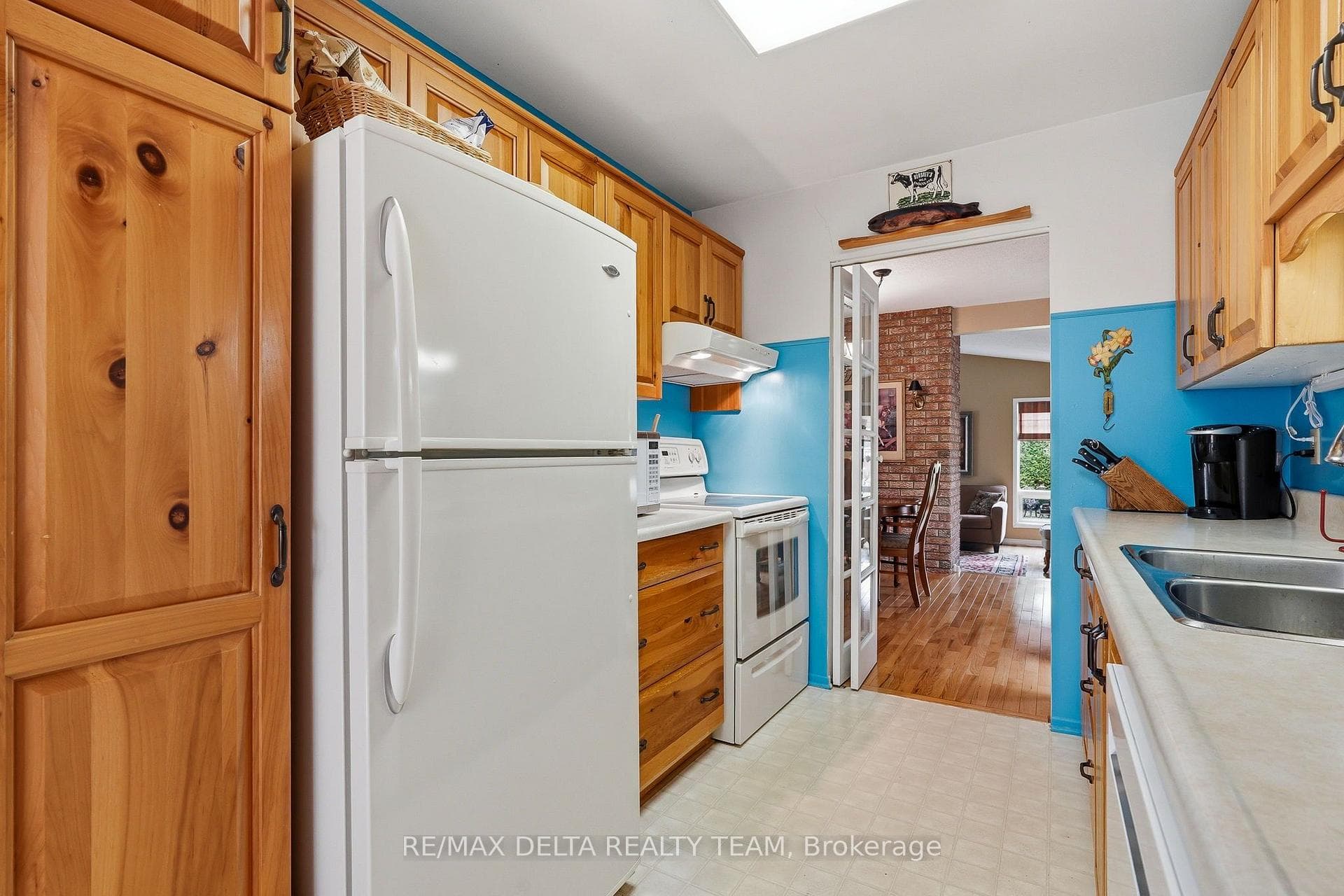 1091 St Lucia Place photo 7