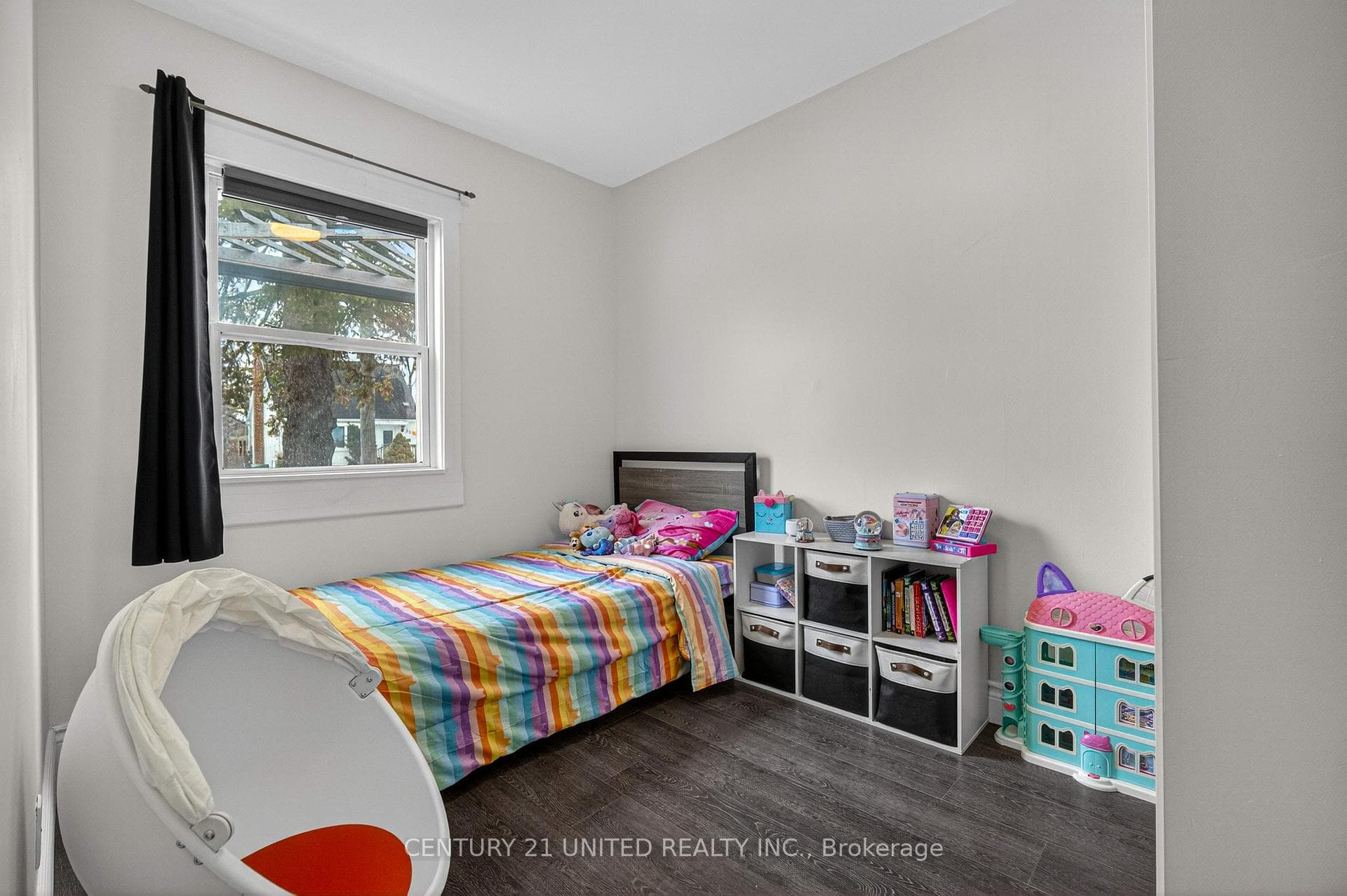 542 Mckellar Street photo 9