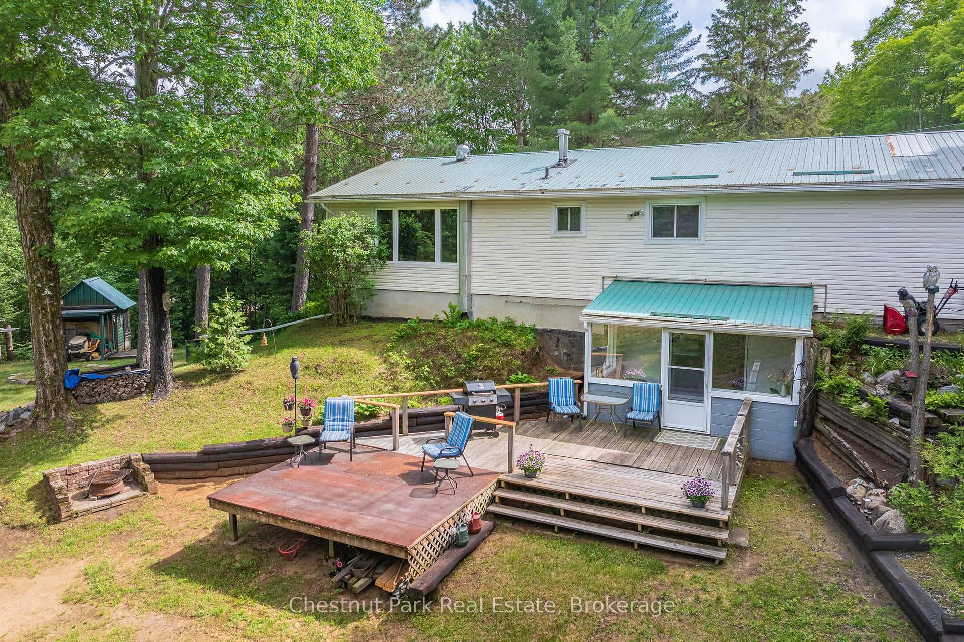 379 Gables Road photo 32