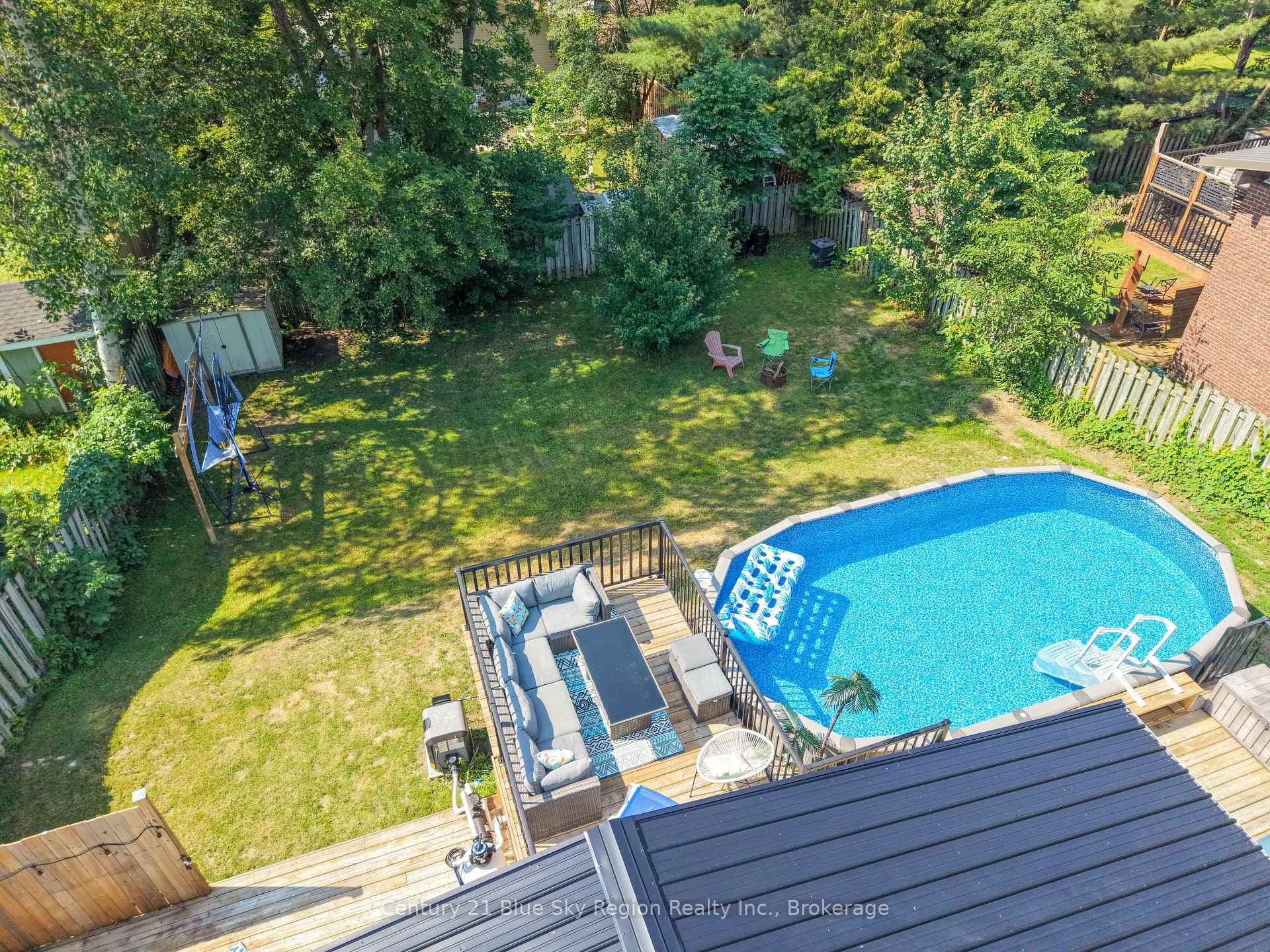 326 Leonard Street photo 46