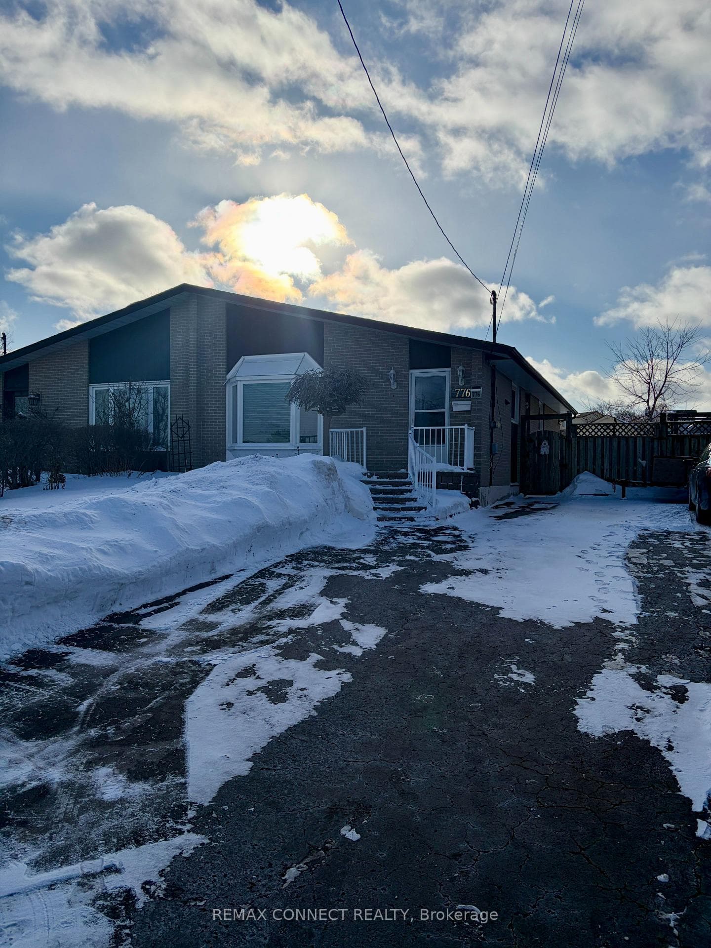 776 Hillcrest Road photo 1