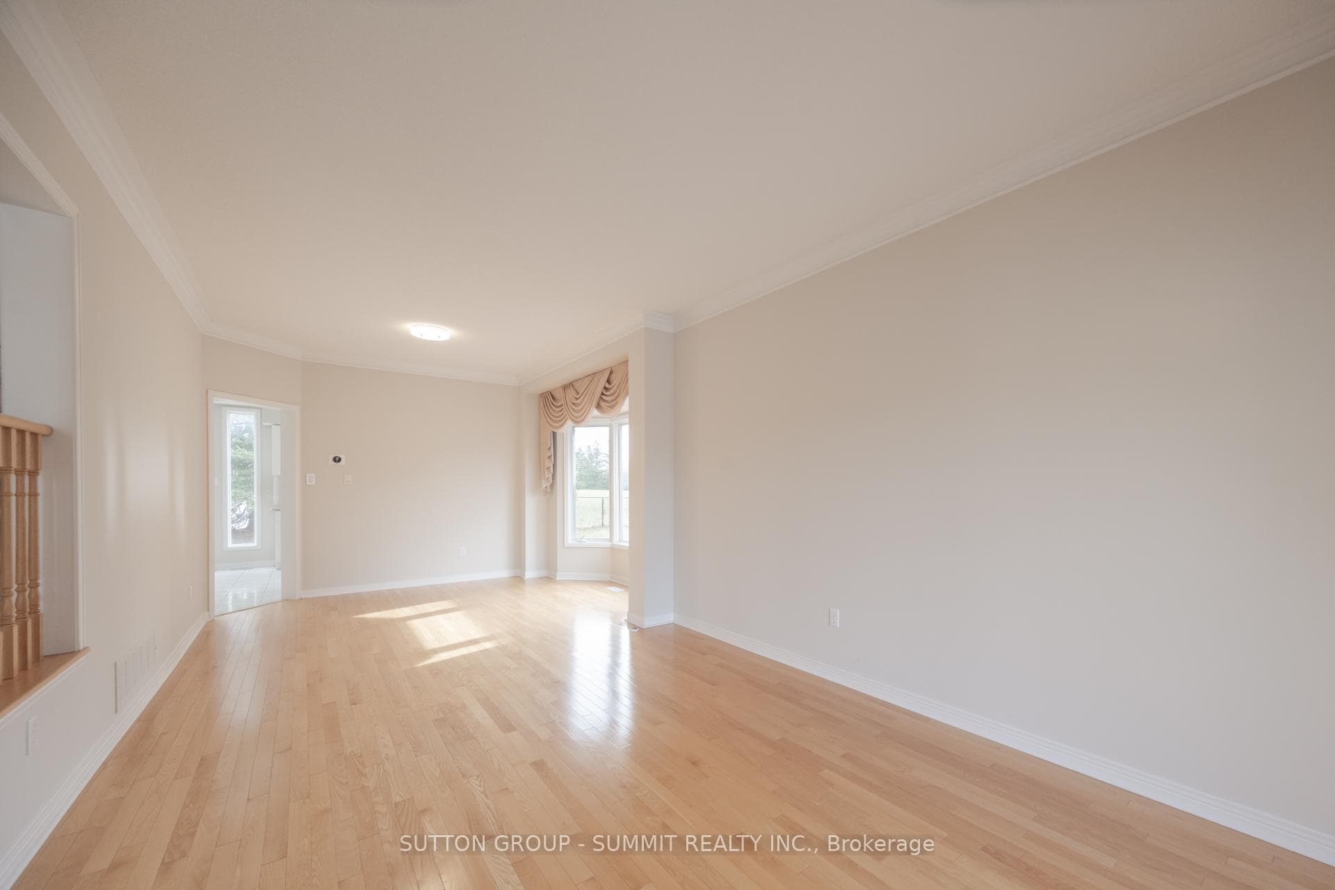 49 Central Park Drive photo 8
