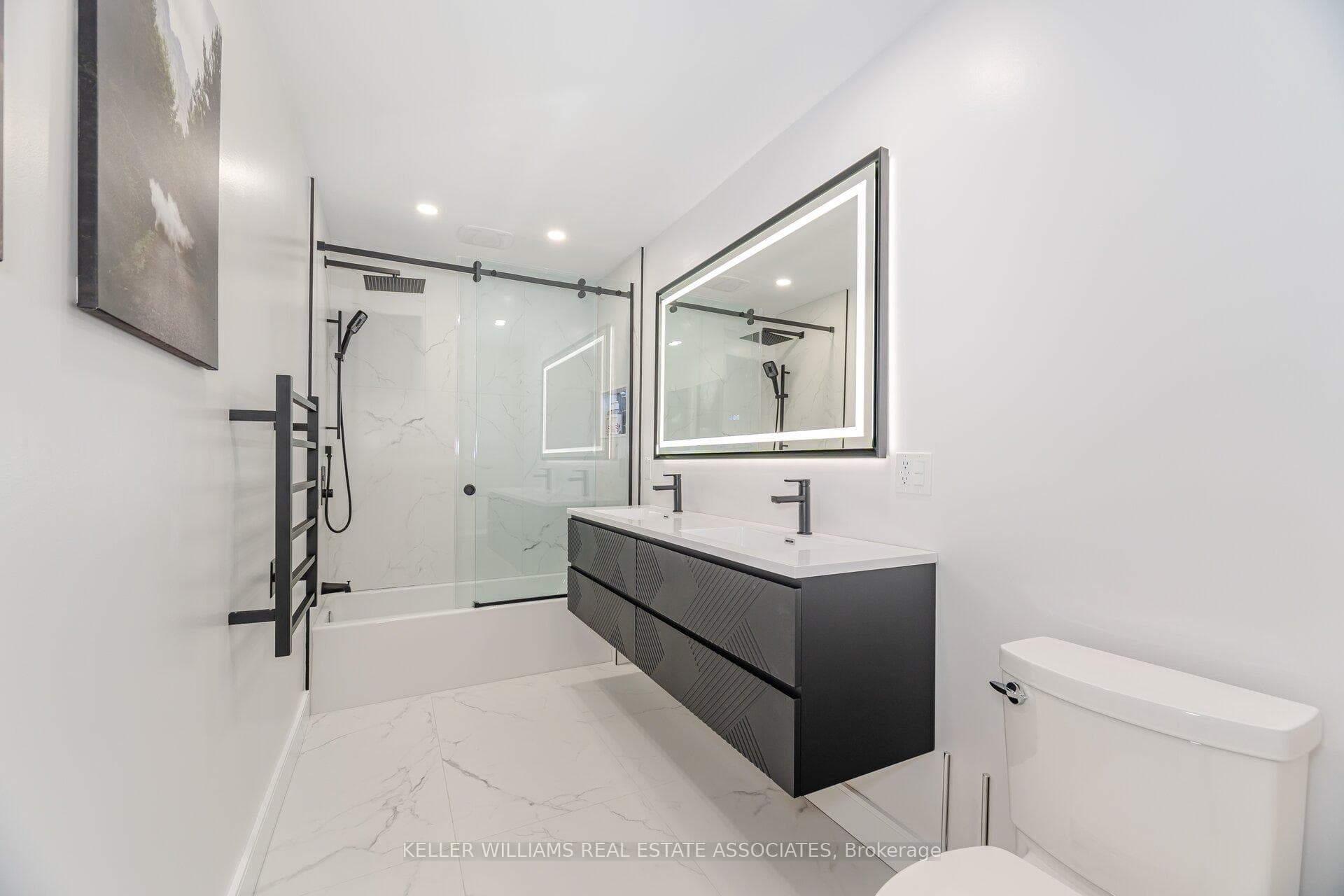 57 King Street photo 32